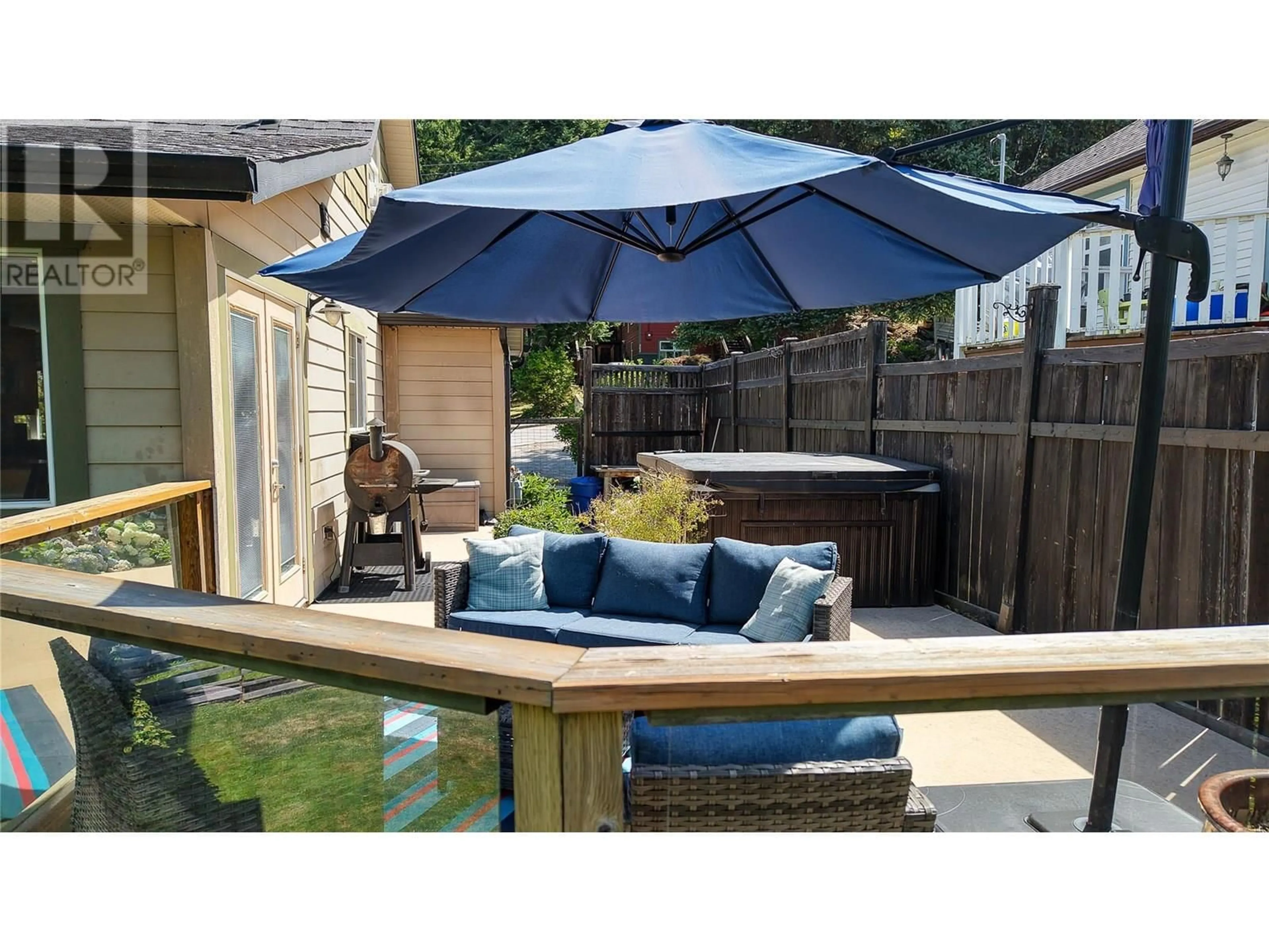 Patio, water/lake/river/ocean view for 305 SIXTH STREET, Nelson British Columbia V1L2X9
