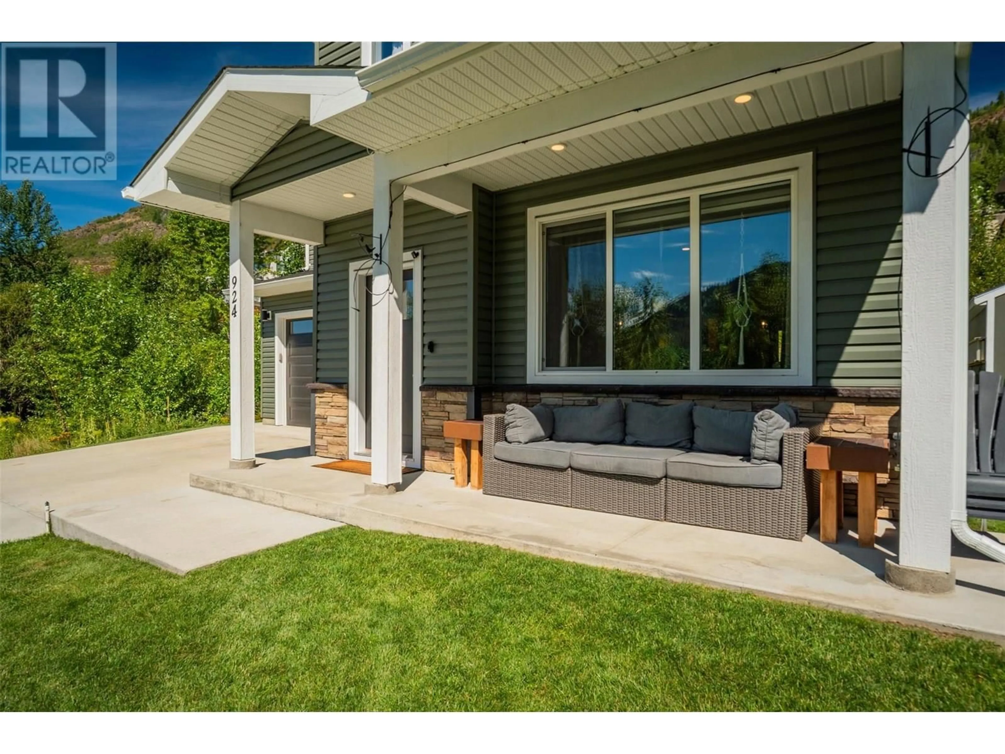Unknown for 924 8TH STREET, Montrose British Columbia V0G1P0