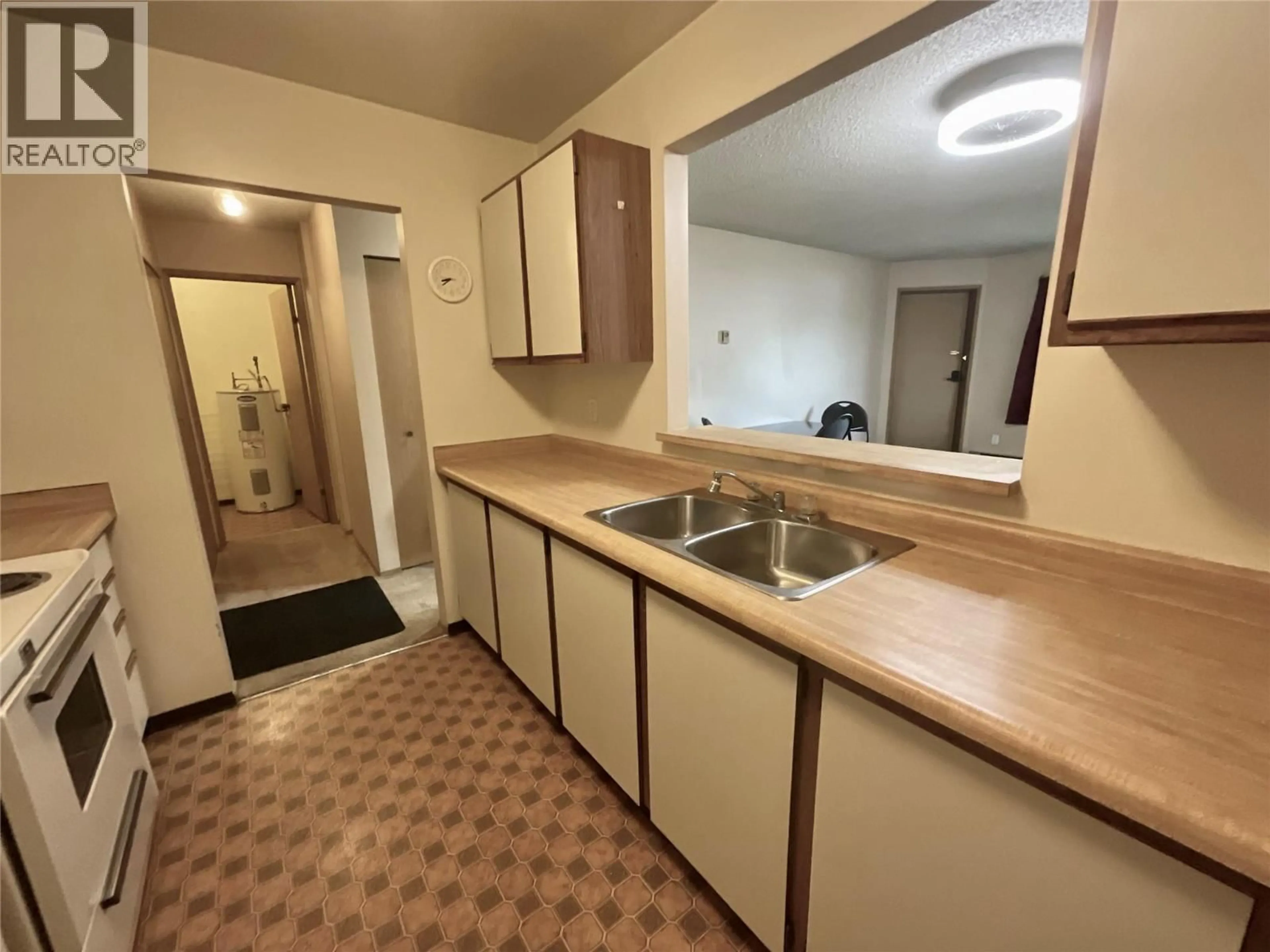Standard kitchen, unknown for 113 - 195 CHAMBERLAIN CRESCENT, Tumbler Ridge British Columbia V0C2W0