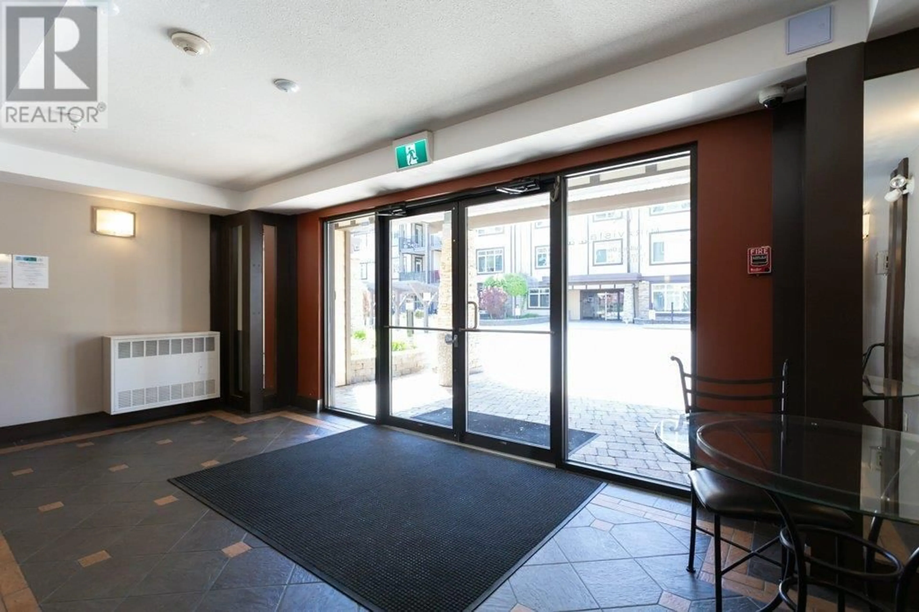 Indoor foyer for 1211 - 3833 BROWN ROAD, West Kelowna British Columbia V4T2J3