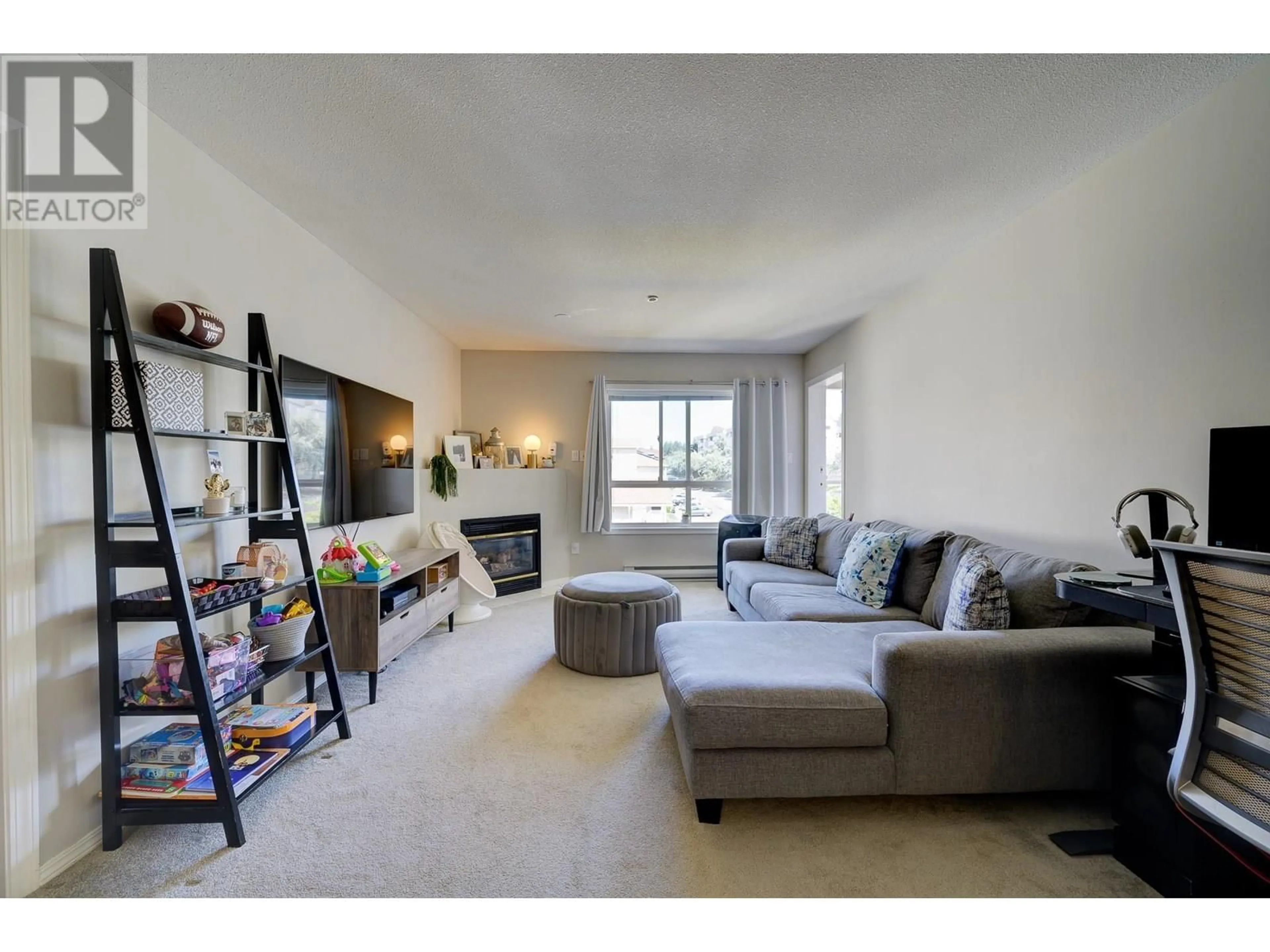 Living room with furniture, unknown for 415 - 1120 HUGH ALLAN DRIVE, Kamloops British Columbia V1S1T4