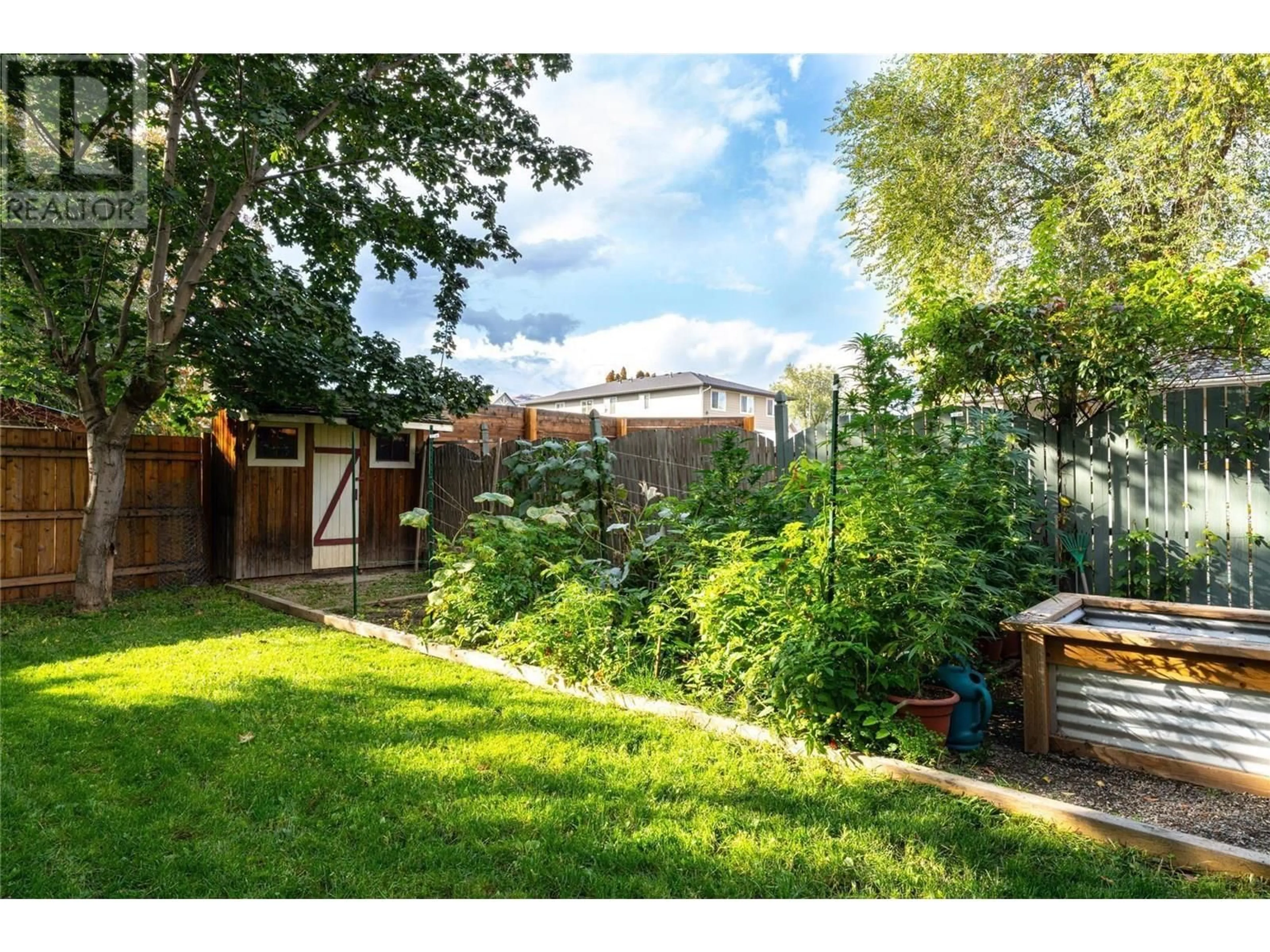 A pic from outside/outdoor area/front of a property/back of a property/a pic from drone, street for 4204 29TH STREET, Vernon British Columbia V1T5B5