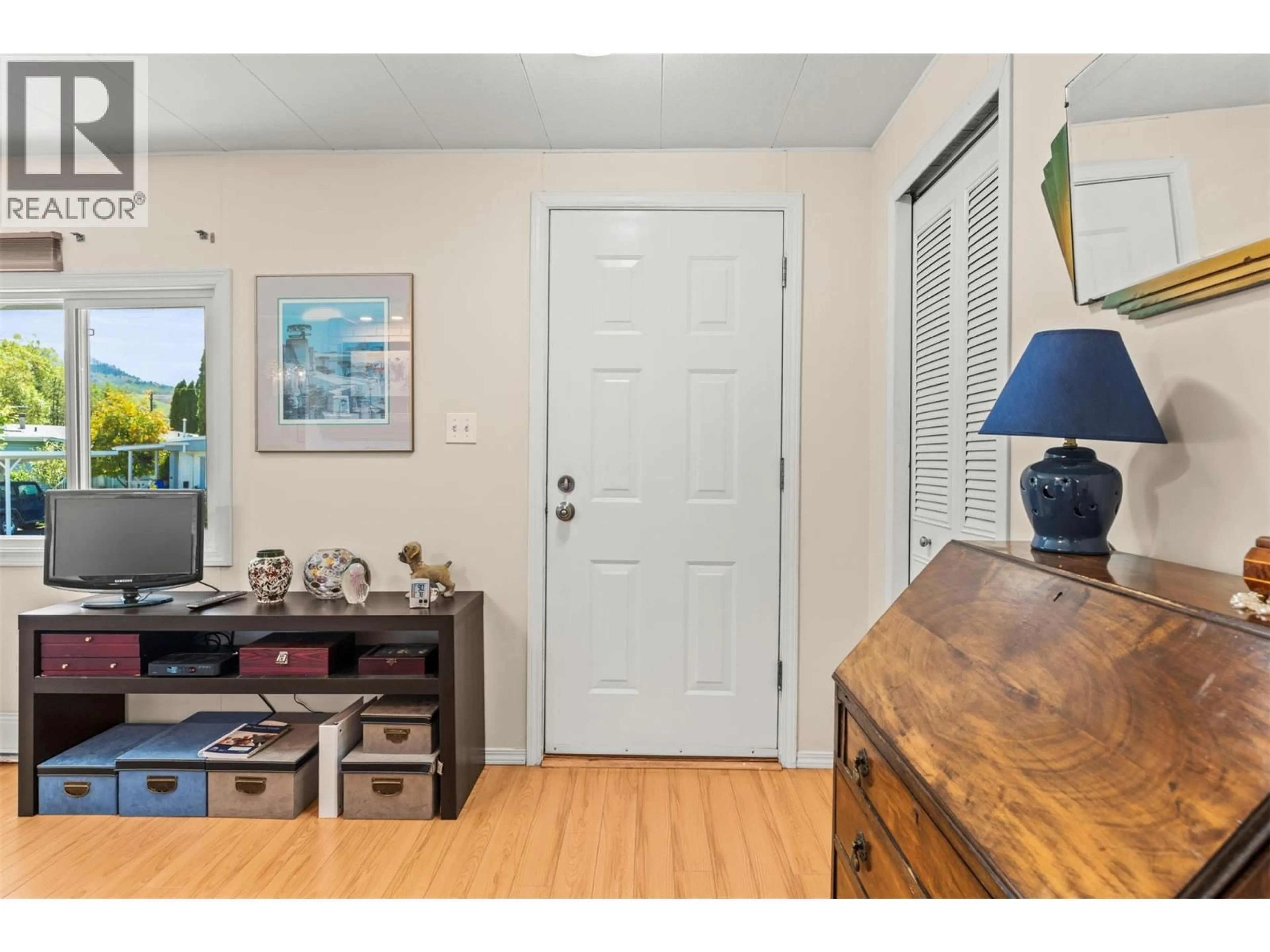 Indoor entryway for 81 - 5484 25 AVENUE, Vernon British Columbia V1T7A8