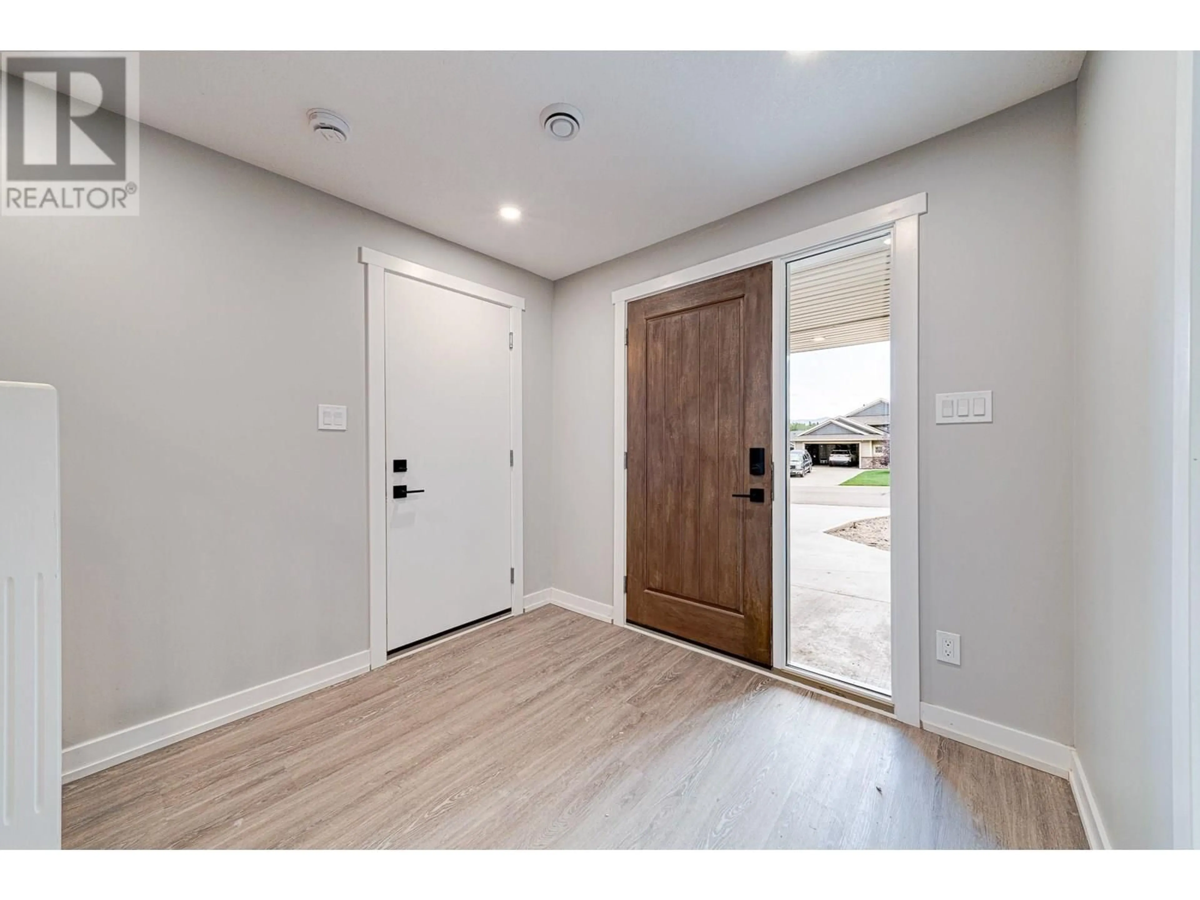 Indoor entryway for 2258 BLACK HAWK DRIVE, Sparwood British Columbia V0B2G2