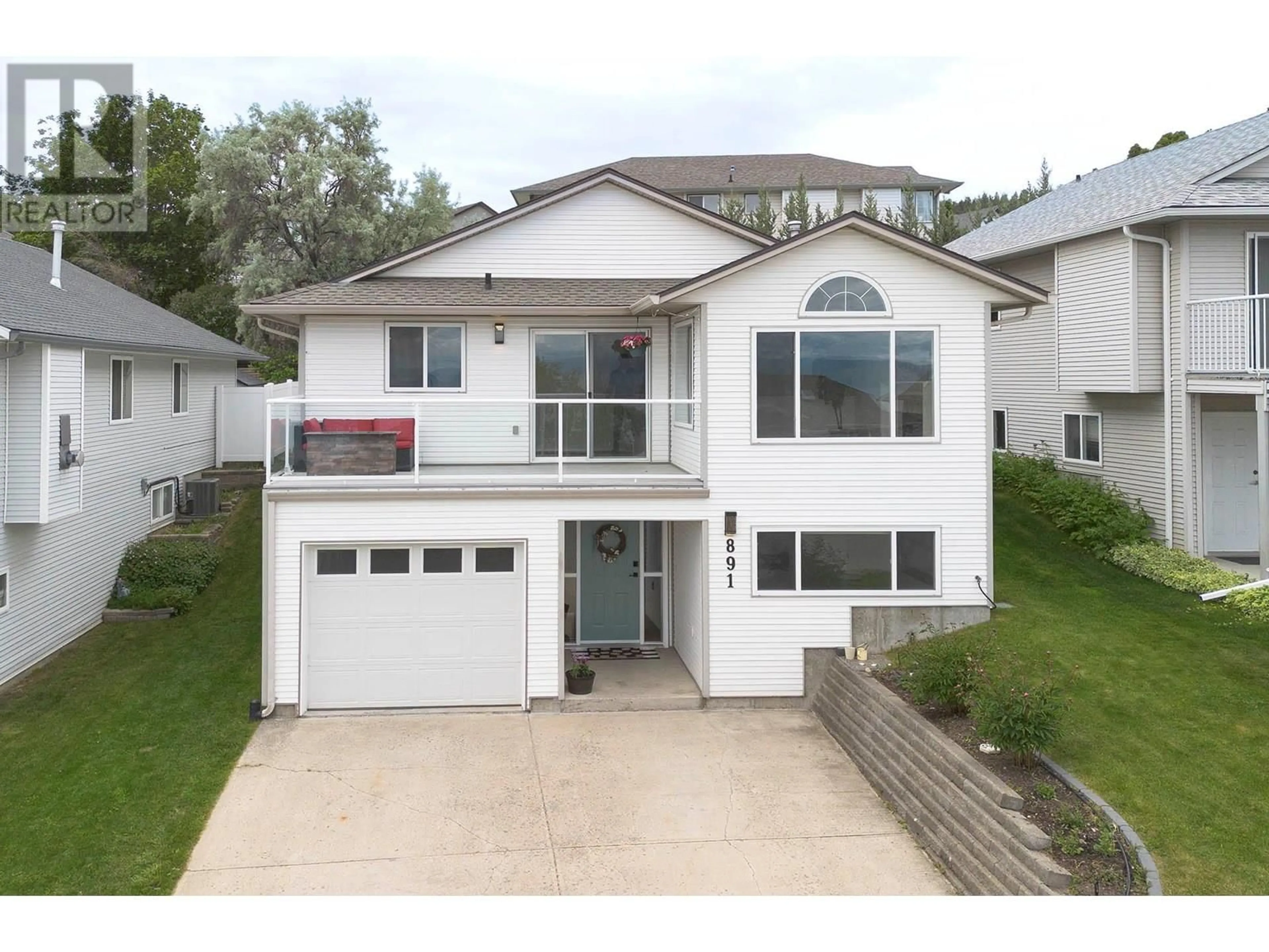 Home with vinyl exterior material, street for 891 REGENT CRESCENT, Kamloops British Columbia V1S1X1