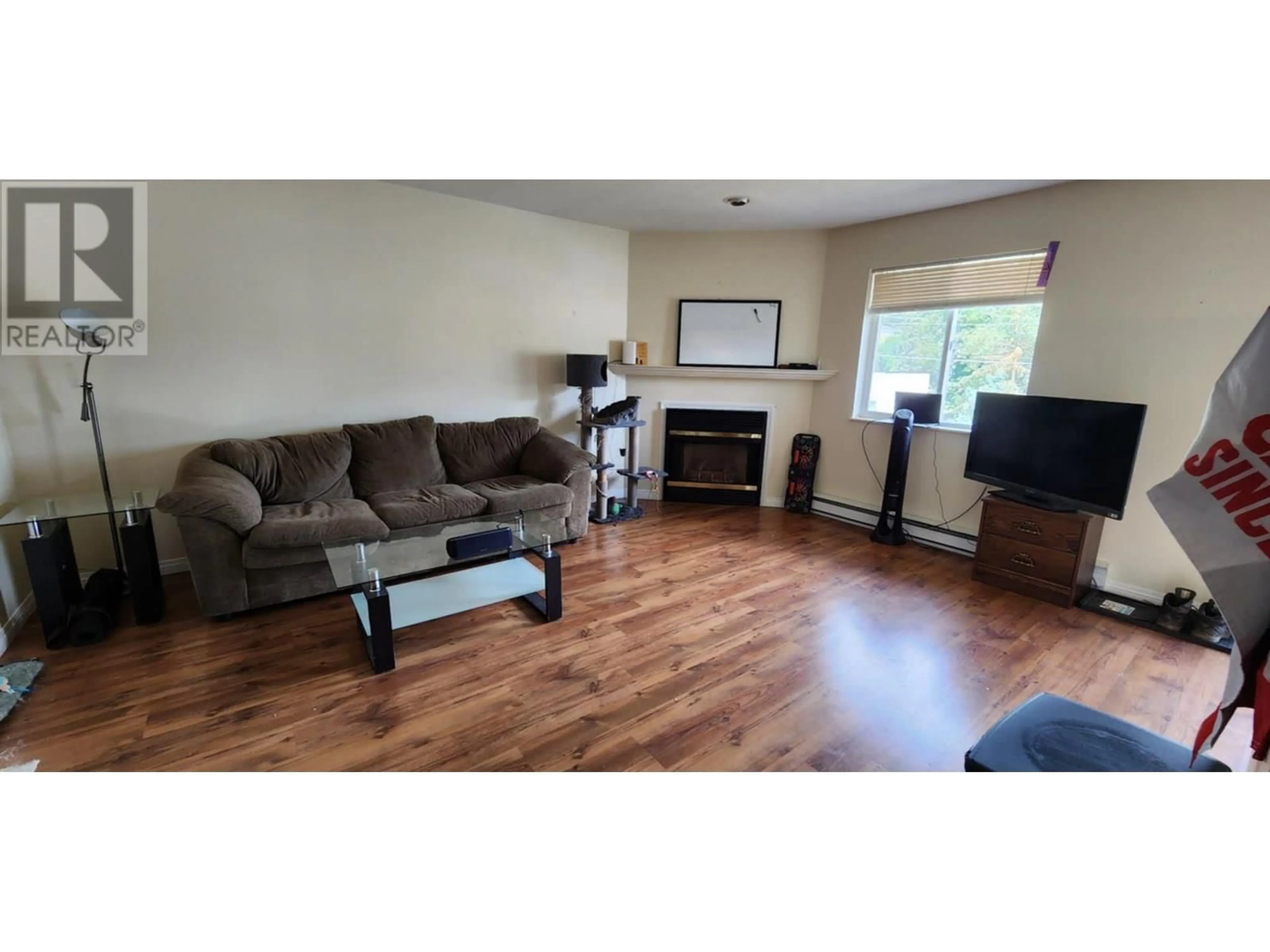 Living room with furniture, wood/laminate floor for 5 - 2156 BESSETTE STREET, Lumby British Columbia V0E2G0