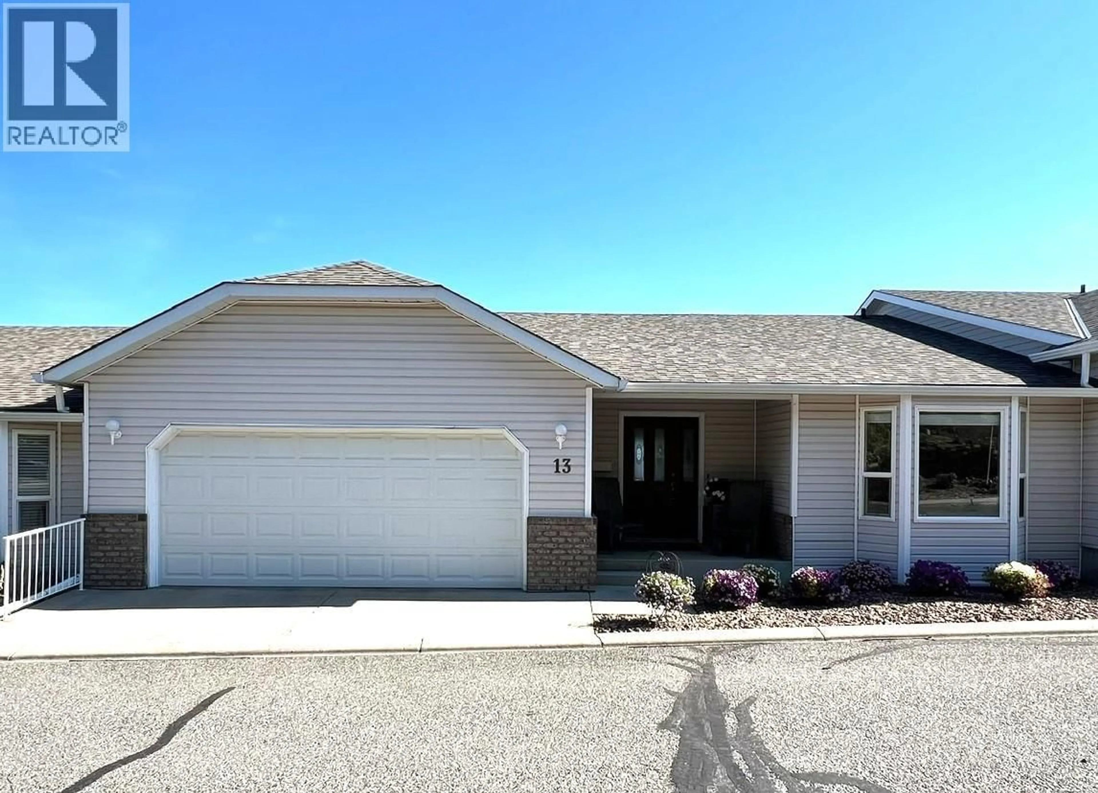 Home with vinyl exterior material, street for 13 - 2022 PACIFIC WAY, Kamloops British Columbia V1S1T1