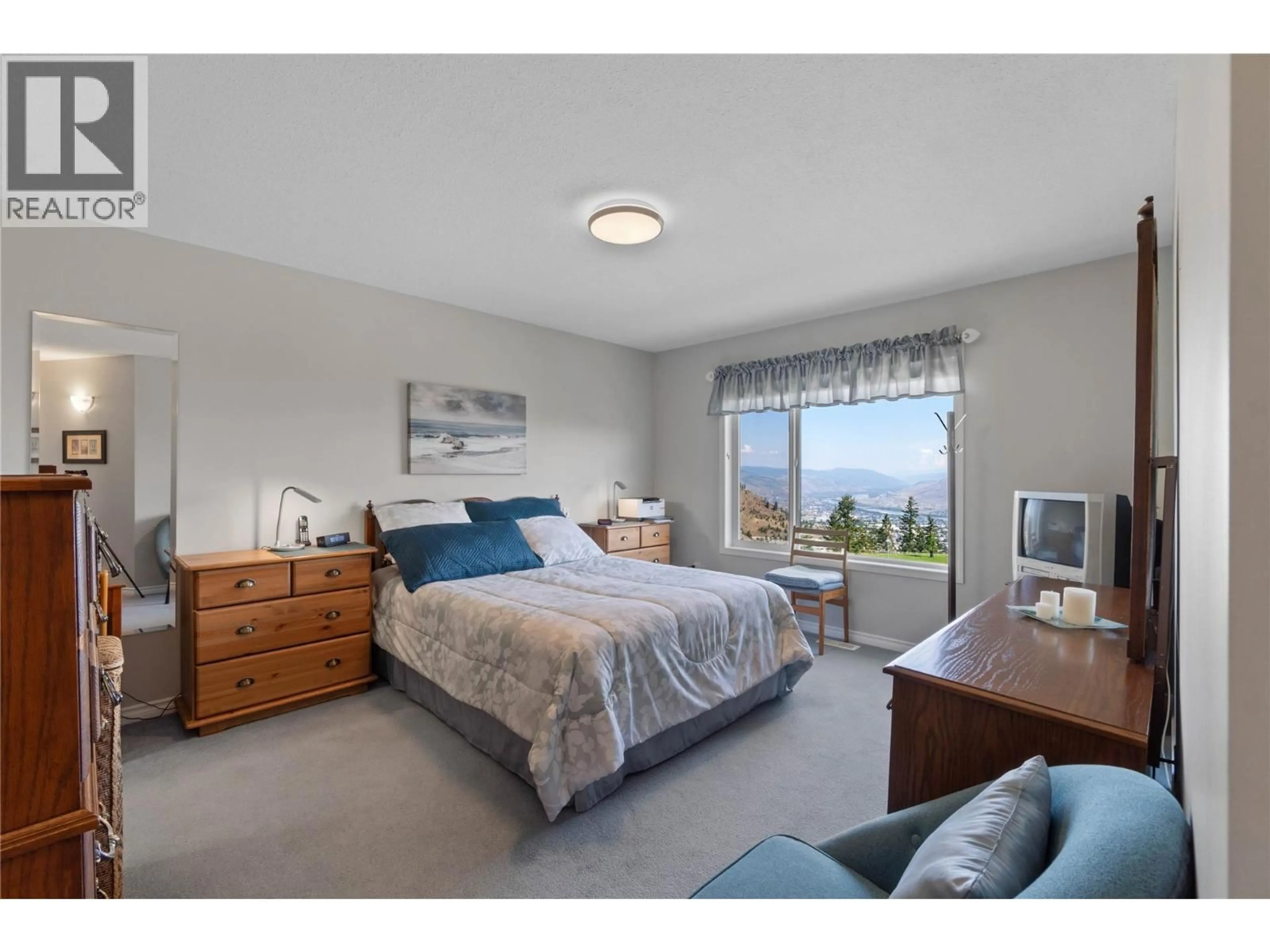 Bedroom with bed, unknown for 13 - 2022 PACIFIC WAY, Kamloops British Columbia V1S1T1
