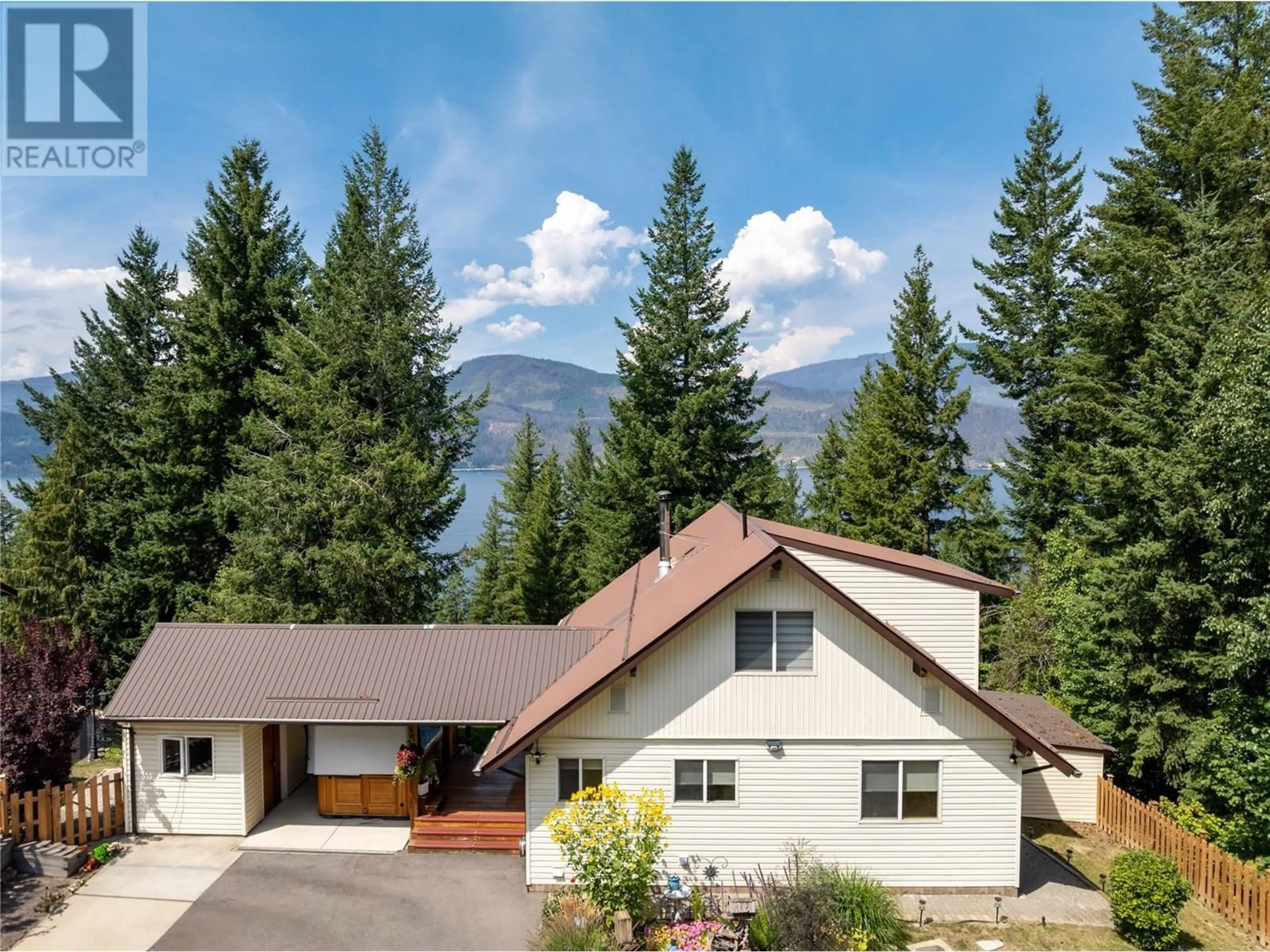 A pic from outside/outdoor area/front of a property/back of a property/a pic from drone, mountain view for 2579 DUNCAN ROAD, Blind Bay British Columbia V0E1H1