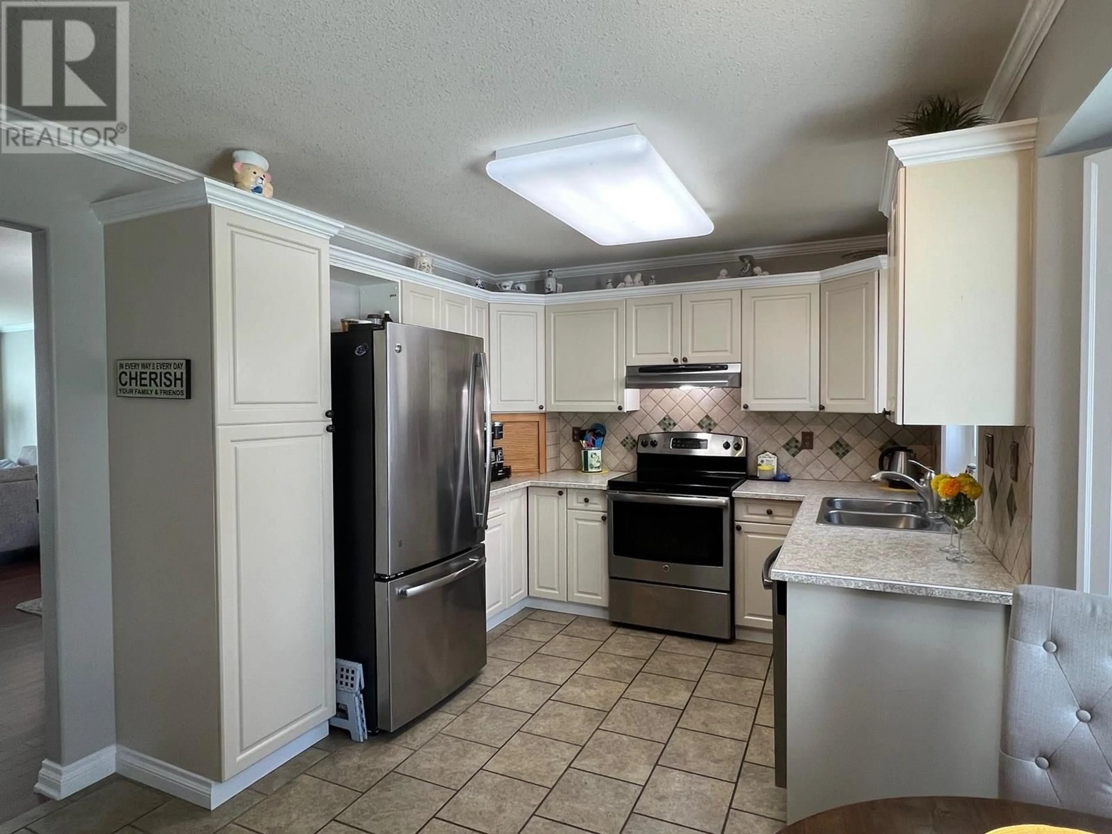 Standard kitchen, ceramic/tile floor for 314 3 RD STREET, Vernon British Columbia V1H1Z1