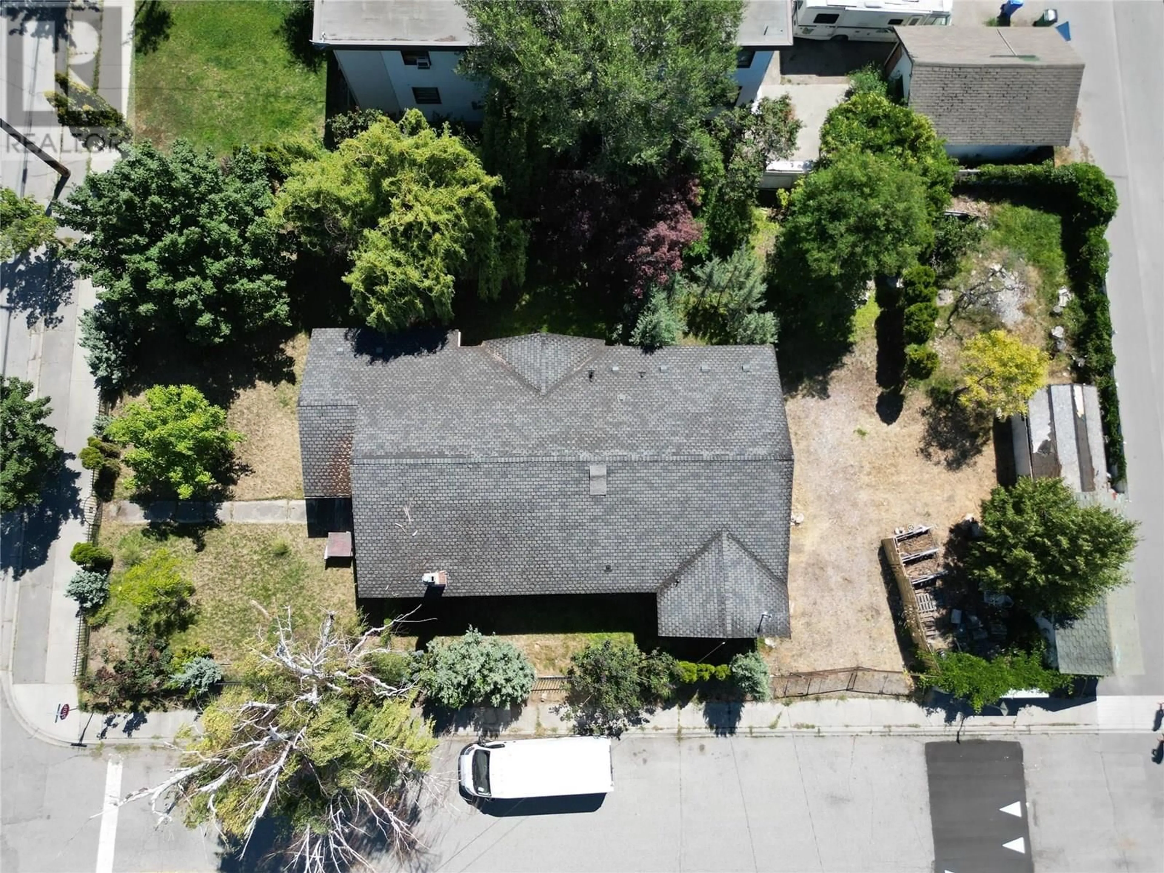 A pic from outside/outdoor area/front of a property/back of a property/a pic from drone, street for 601 WINNIPEG STREET, Penticton British Columbia V2A5N1