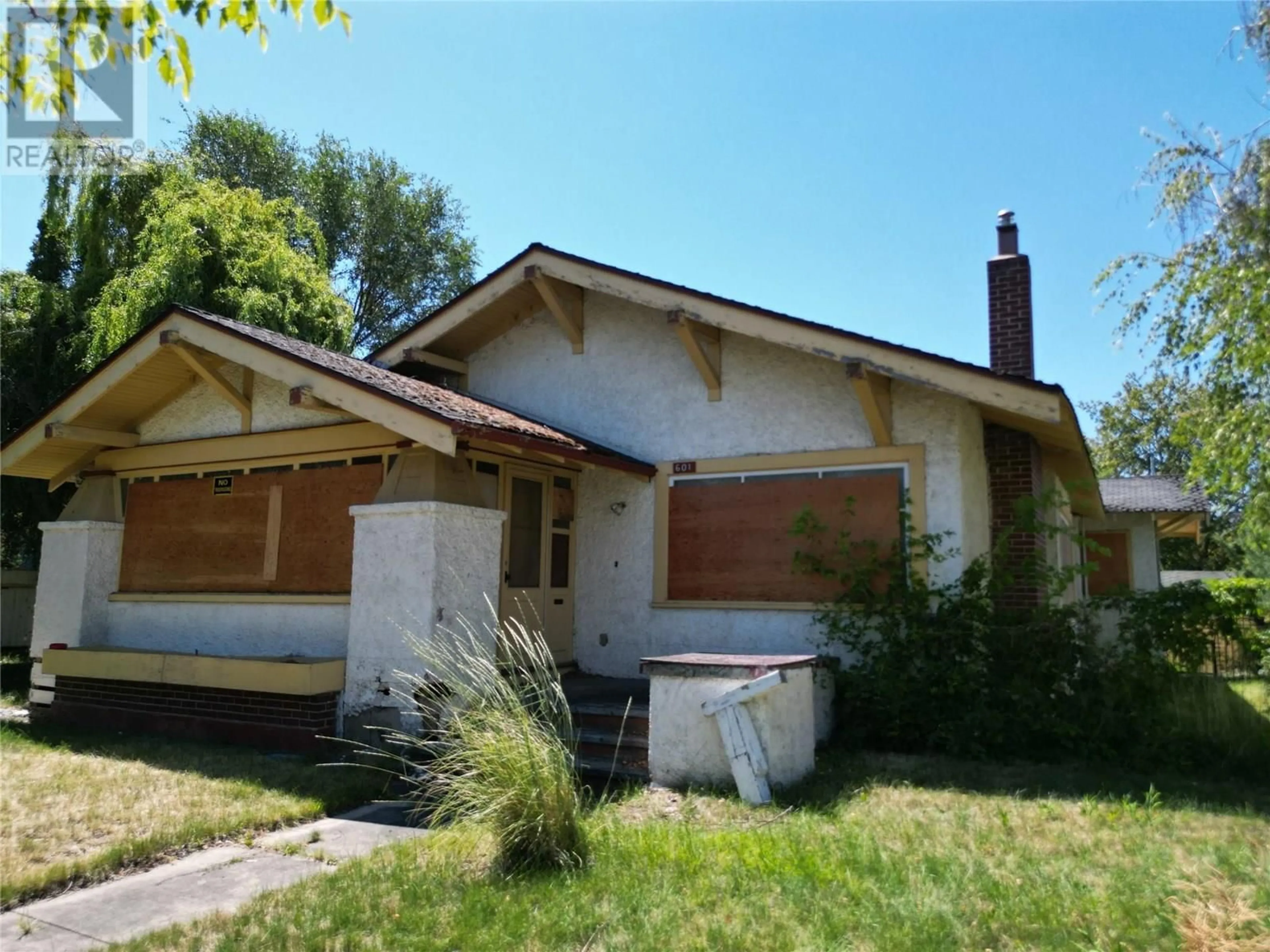 Home with brick exterior material, street for 601 WINNIPEG STREET, Penticton British Columbia V2A5N1