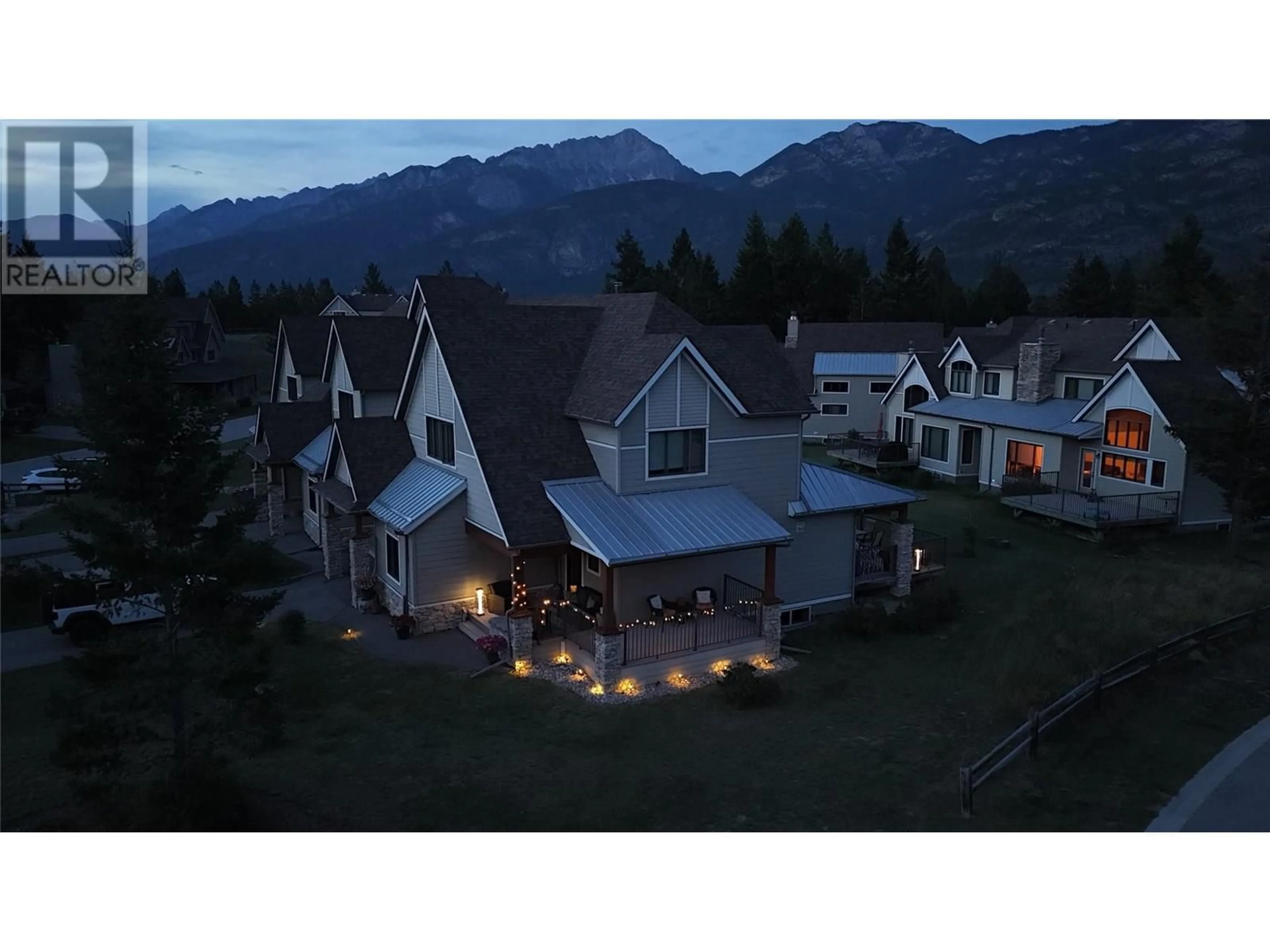 A pic from outside/outdoor area/front of a property/back of a property/a pic from drone, mountain view for 20 - 6800 COLUMBIA LAKE ROAD, Fairmont Hot Springs British Columbia V0B1L2