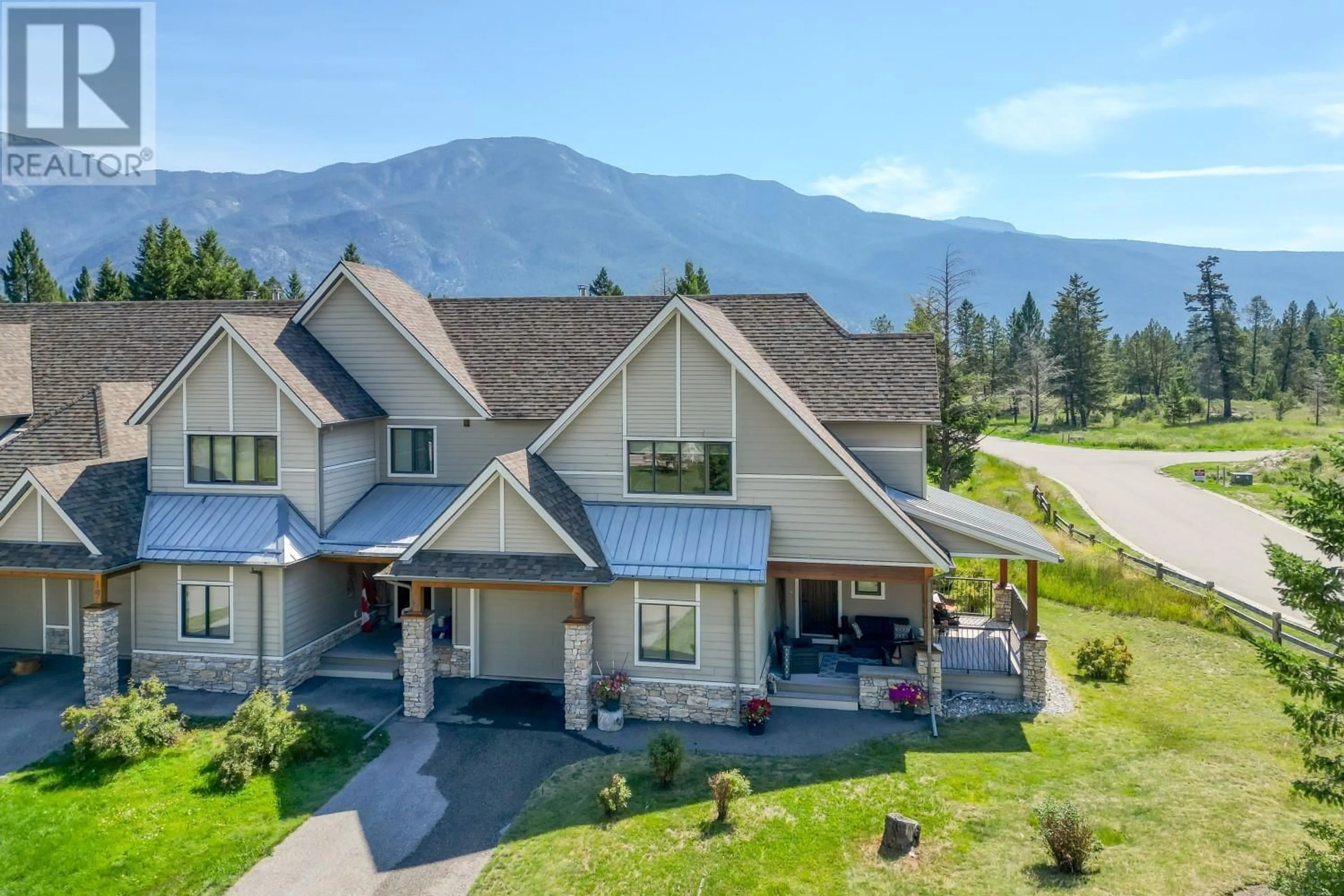 A pic from outside/outdoor area/front of a property/back of a property/a pic from drone, mountain view for 20 - 6800 COLUMBIA LAKE ROAD, Fairmont Hot Springs British Columbia V0B1L2