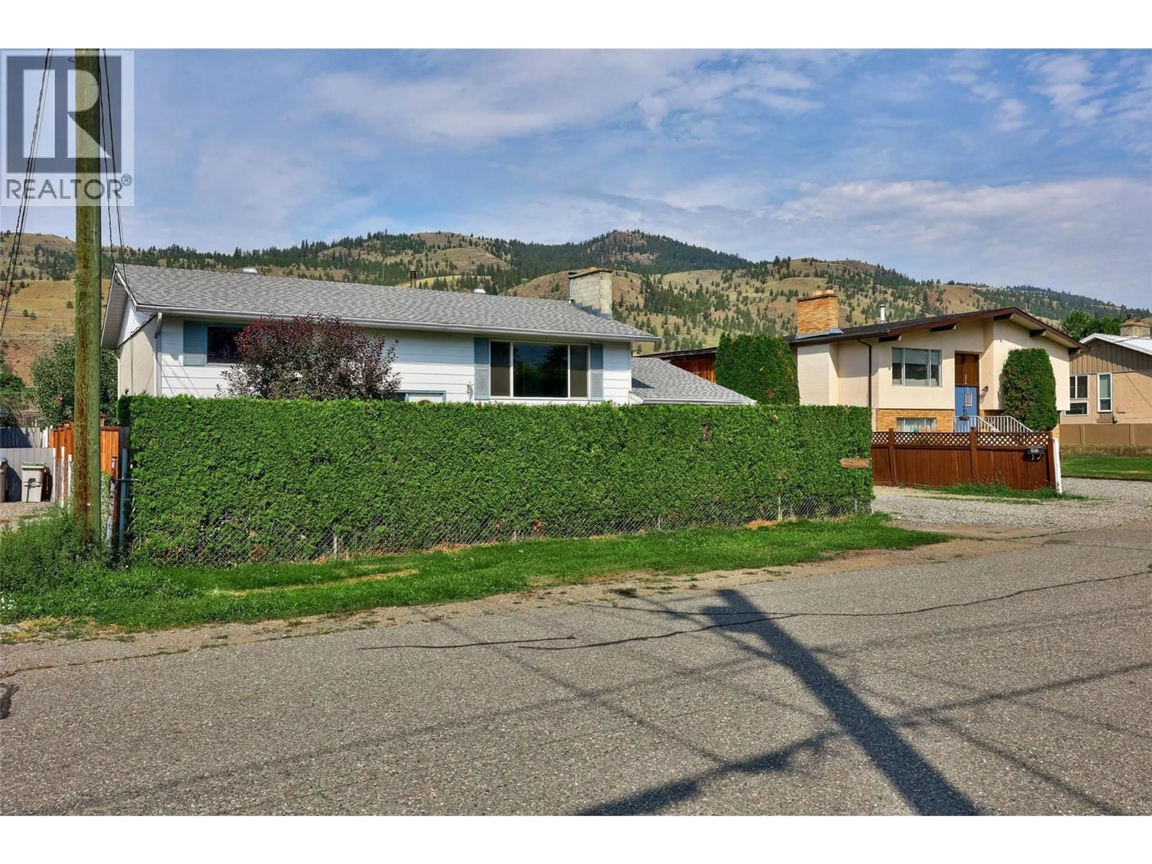 Home with vinyl exterior material, street for 2972 GILBERT ROAD, Kamloops British Columbia V2B7A8