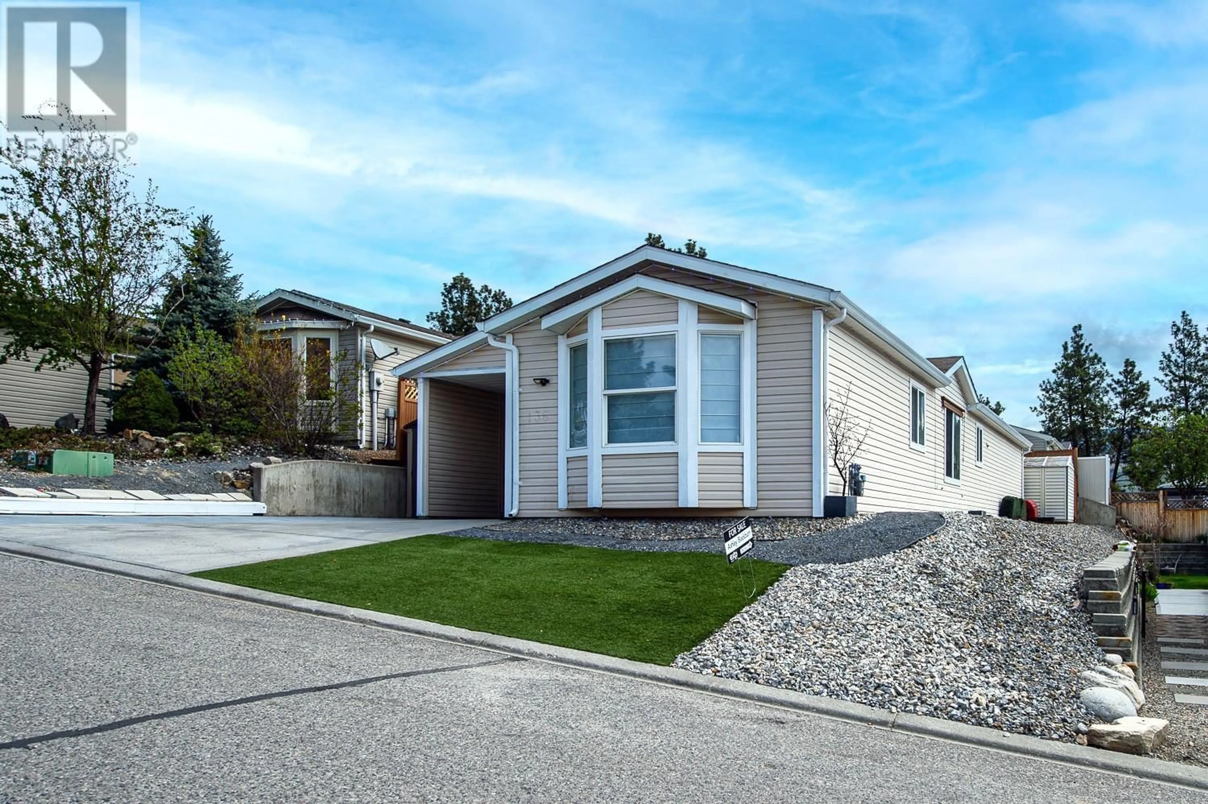 Home with vinyl exterior material, street for 136 - 2550 HOLLYWOOD ROAD NORTH, Kelowna British Columbia V1V2S6