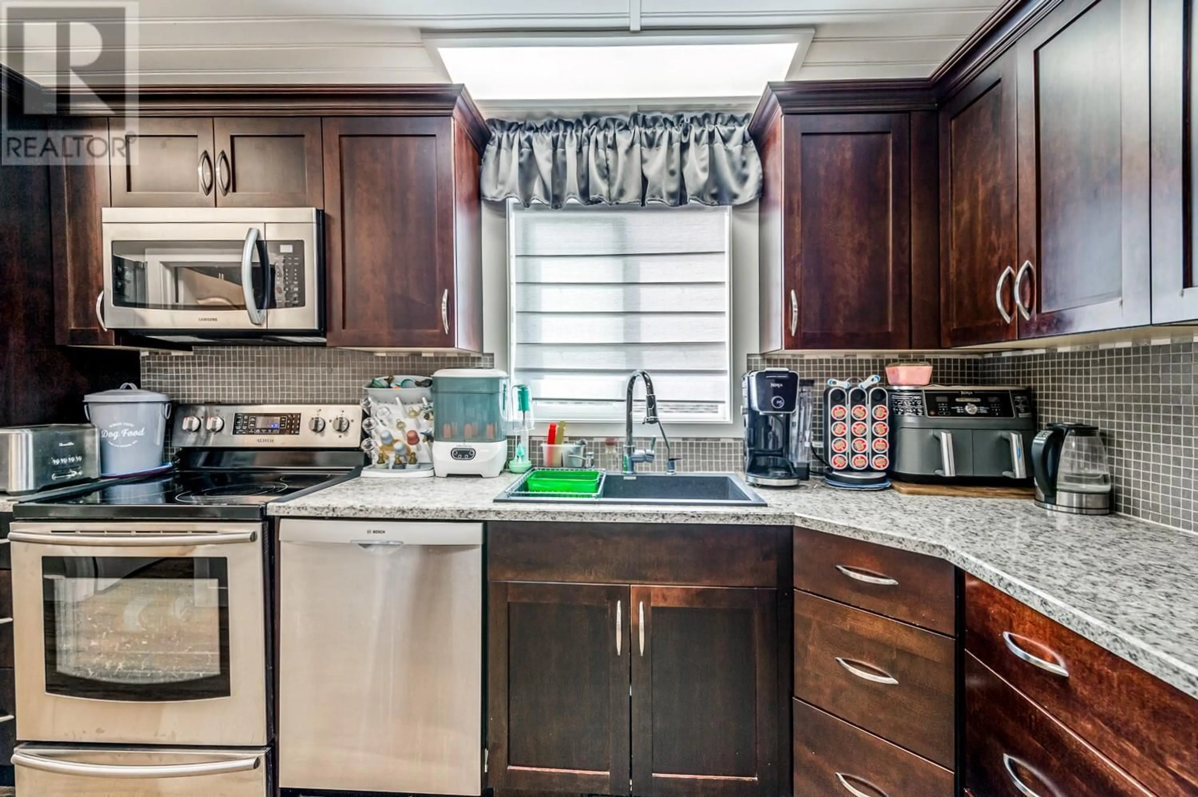 Standard kitchen, unknown for 136 - 2550 HOLLYWOOD ROAD NORTH, Kelowna British Columbia V1V2S6