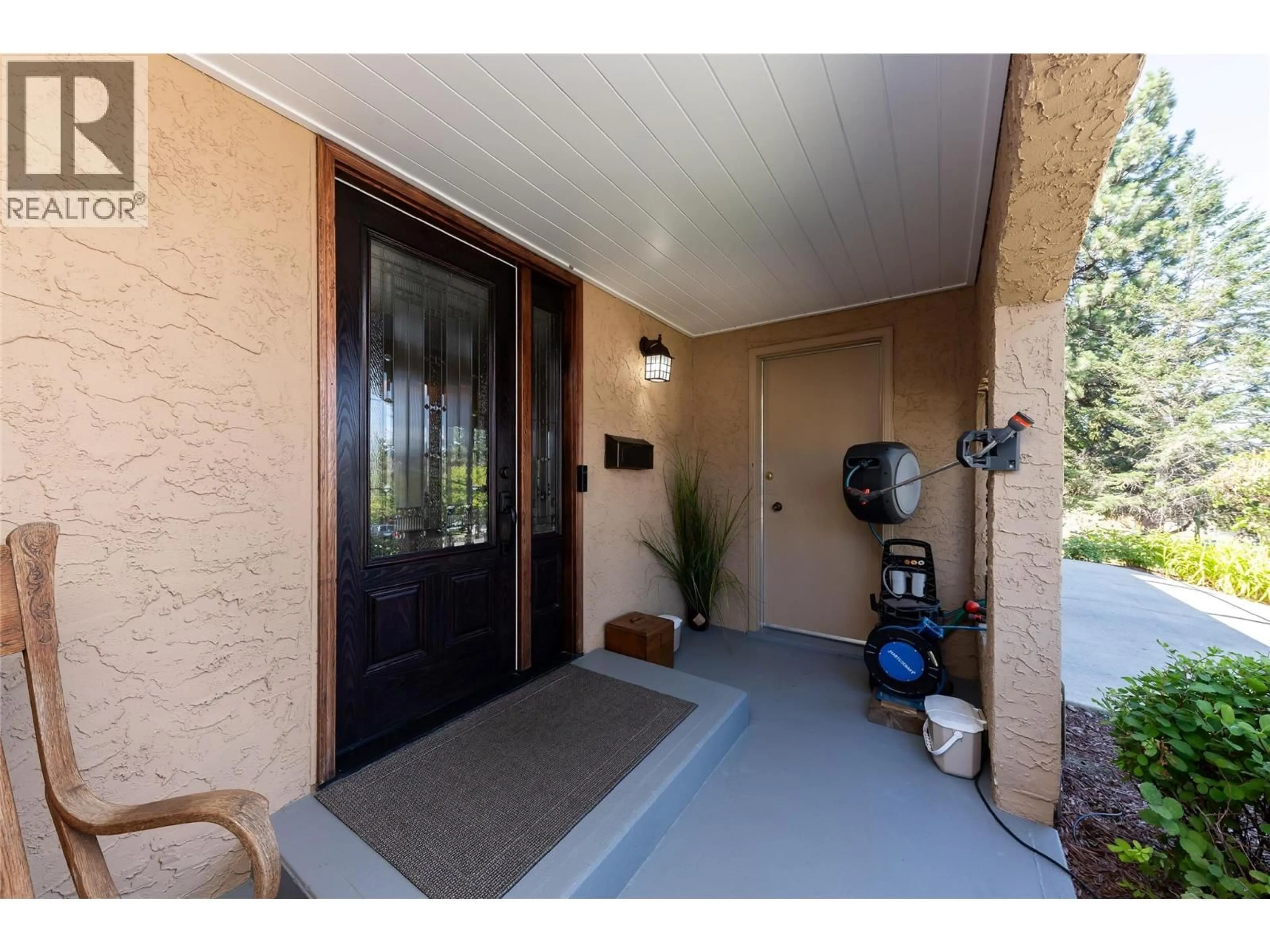 Indoor entryway for 195 MONMOUTH DRIVE, Kamloops British Columbia V2E1L9