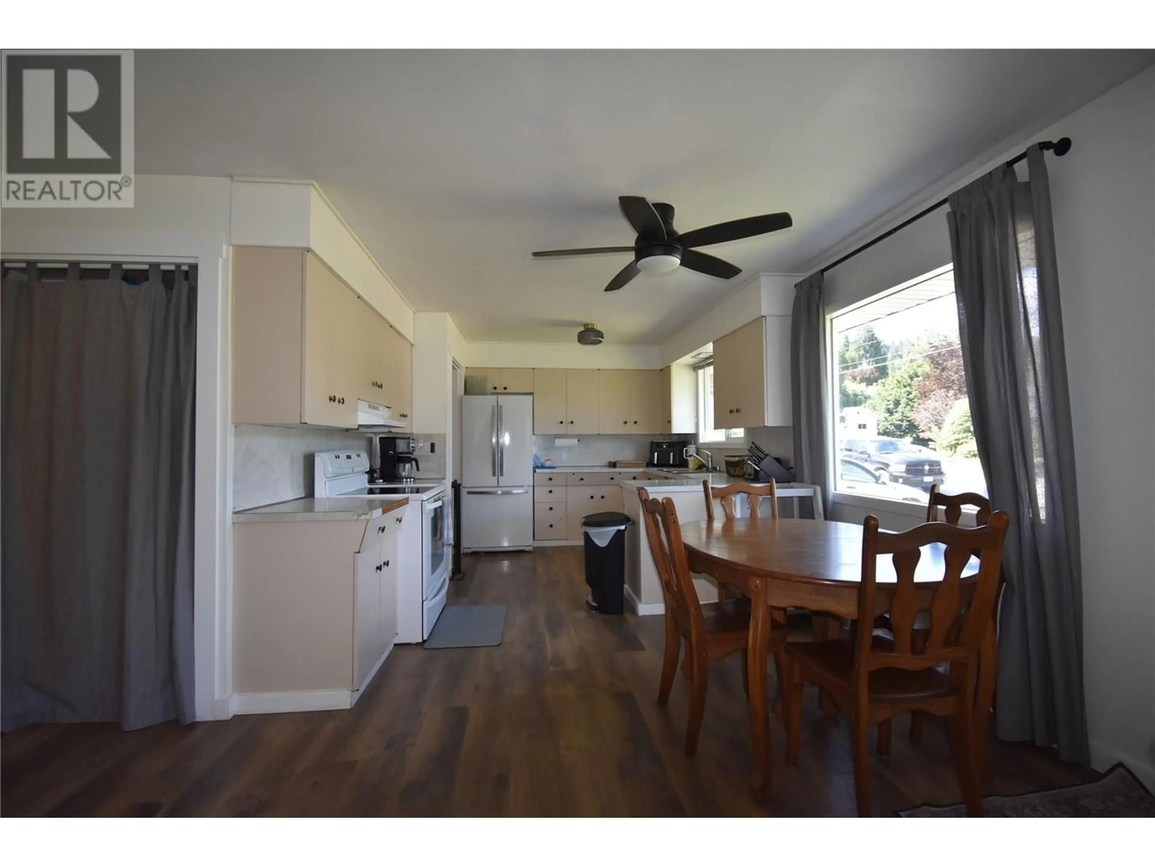Standard kitchen, wood/laminate floor for 710 28TH STREET, Castlegar British Columbia V1N2P4