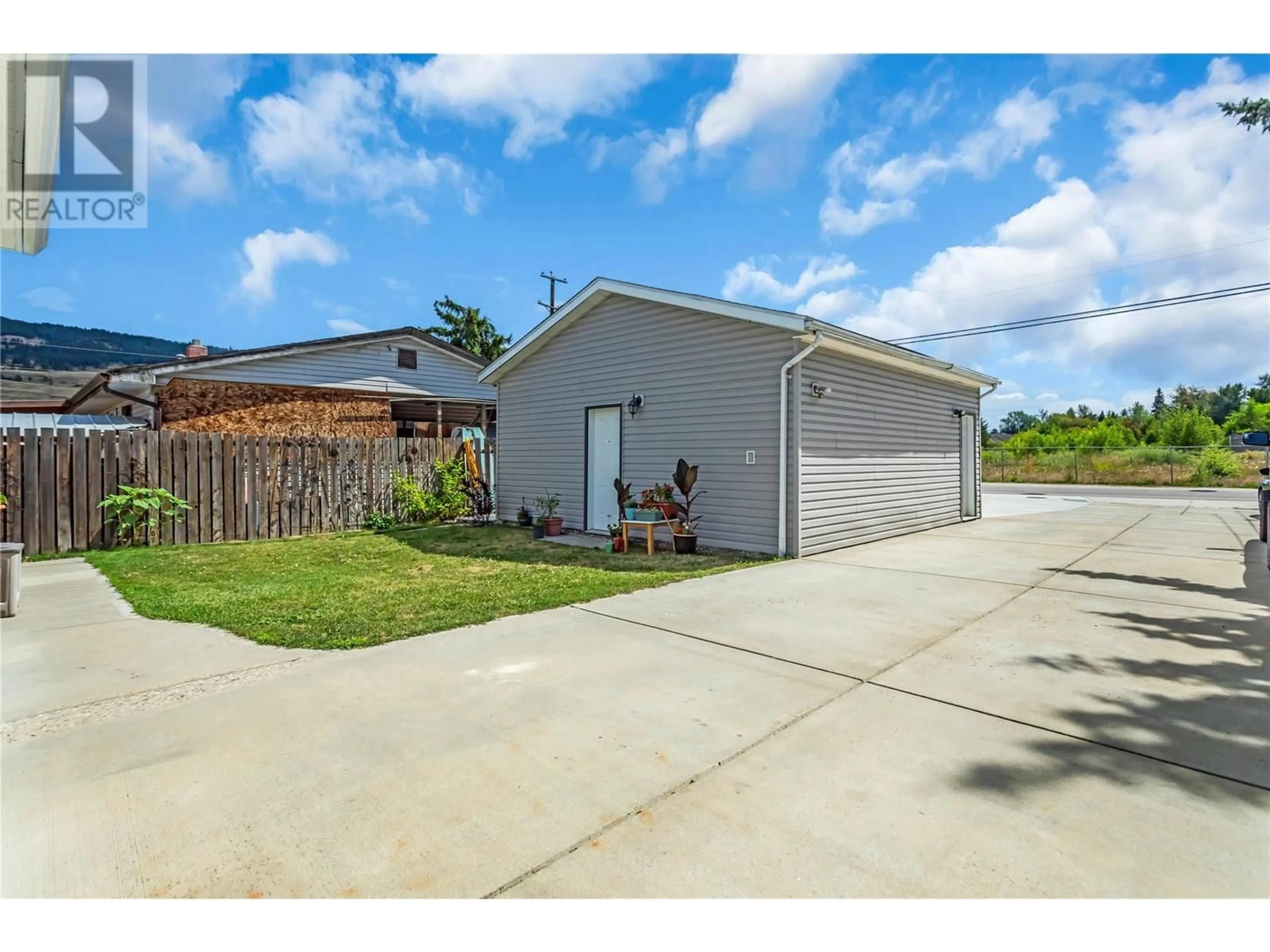 Unknown for 3132 WOODSDALE ROAD, Lake Country British Columbia V4V1X8