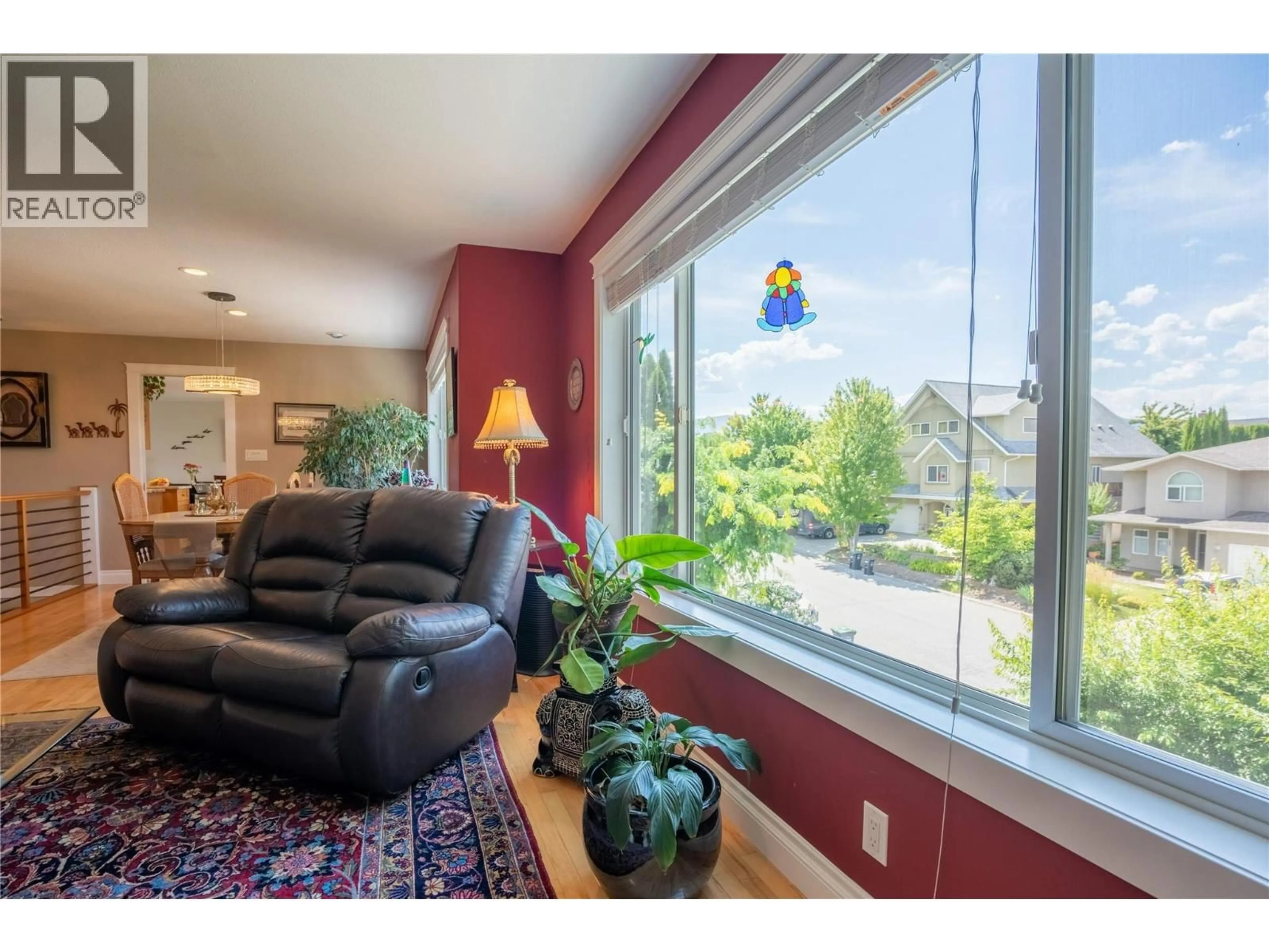 Living room with furniture, unknown for 30 GRANDVIEW STREET, Penticton British Columbia V2A4E4