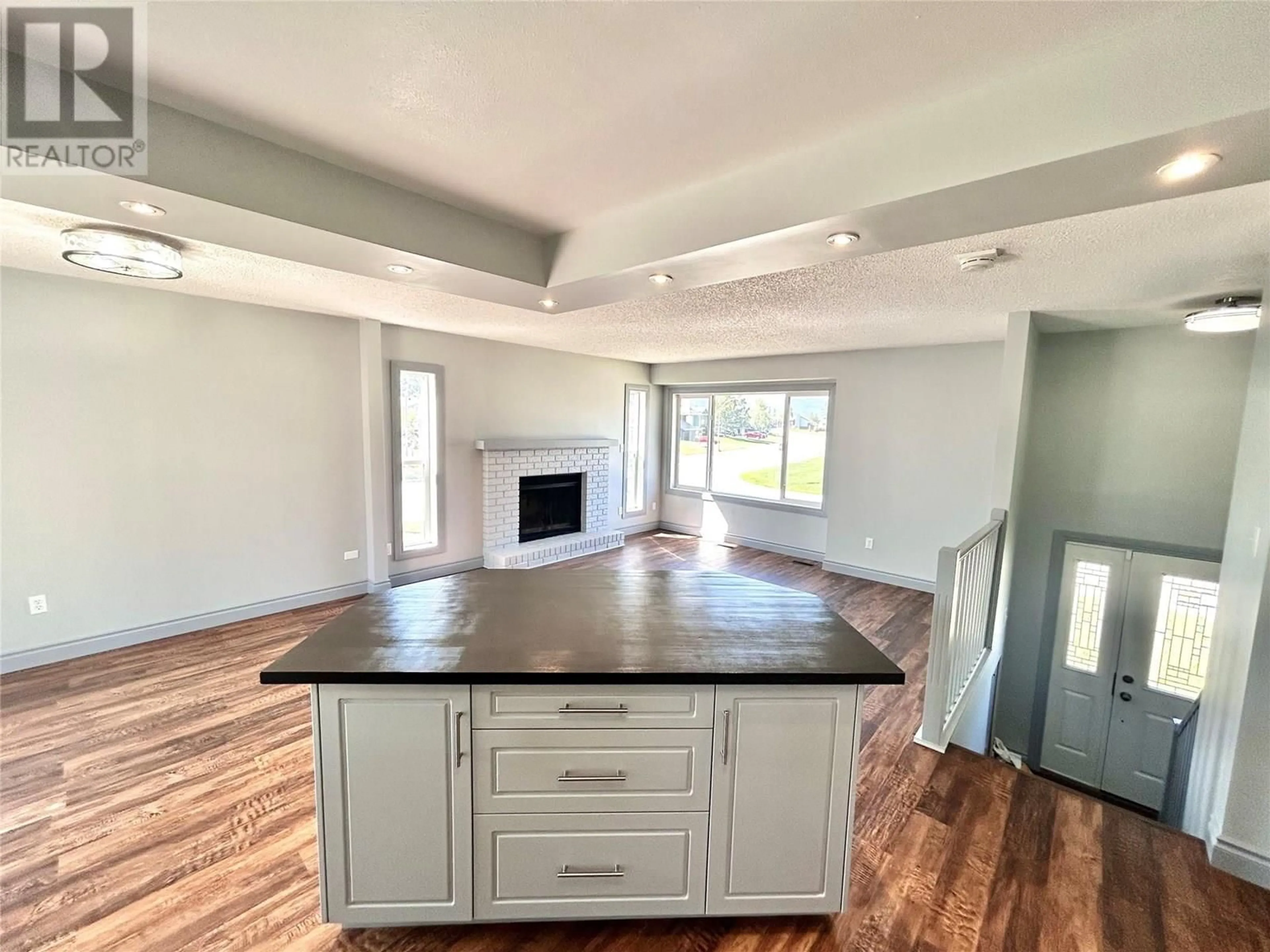 Open concept kitchen, unknown for 103 FELLERS AVENUE, Tumbler Ridge British Columbia V0C2W0