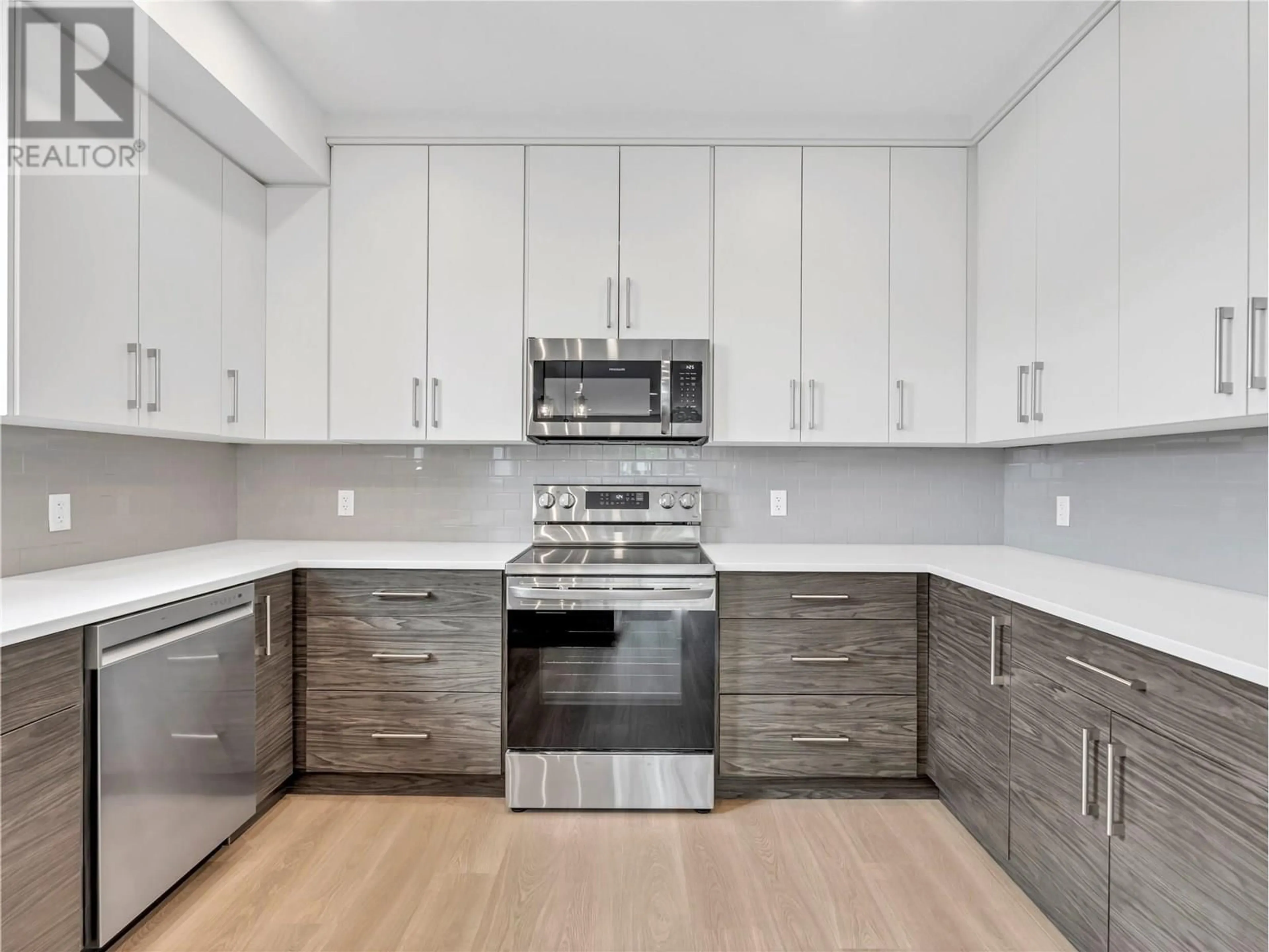 Open concept kitchen, unknown for 102 - 453 MAURICE STREET, Penticton British Columbia V2A5V8