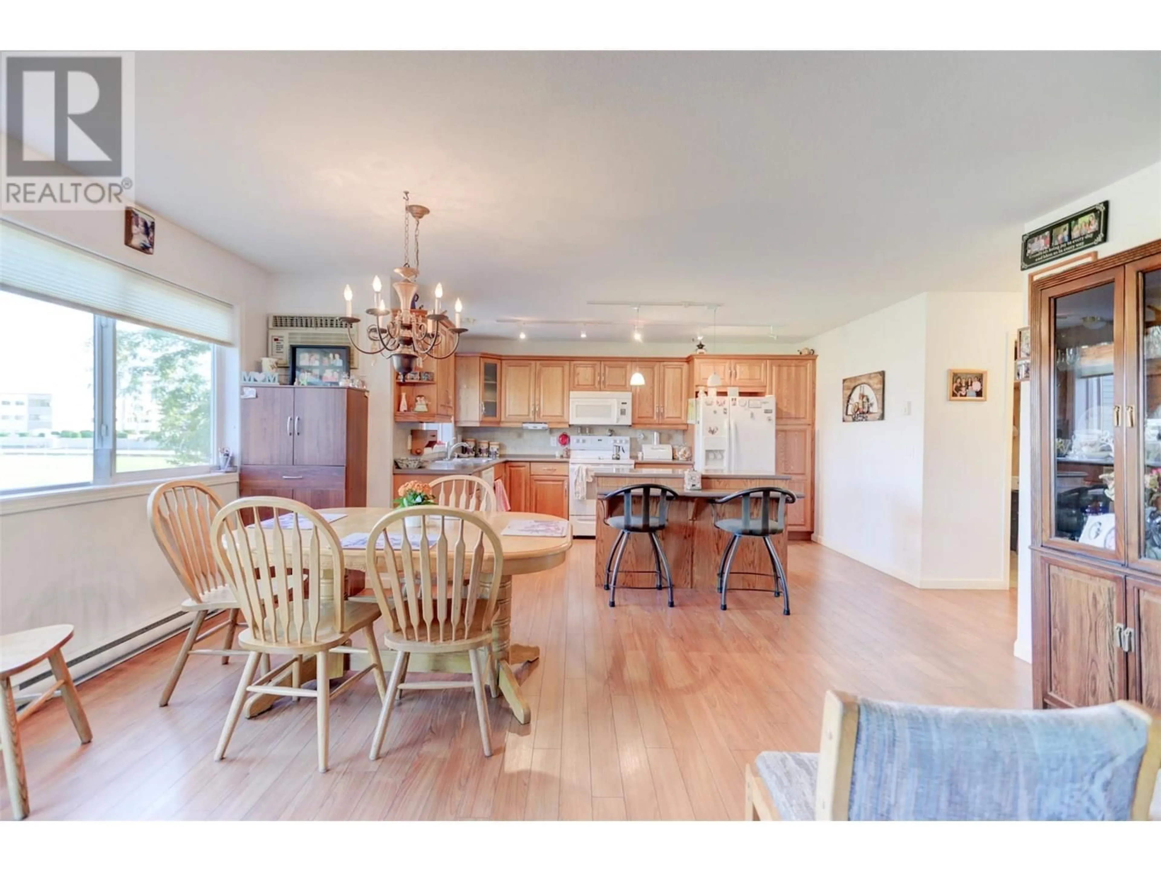Open concept kitchen, unknown for 114-980 GLENWOOD AVENUE, Kelowna British Columbia V1Y9P2
