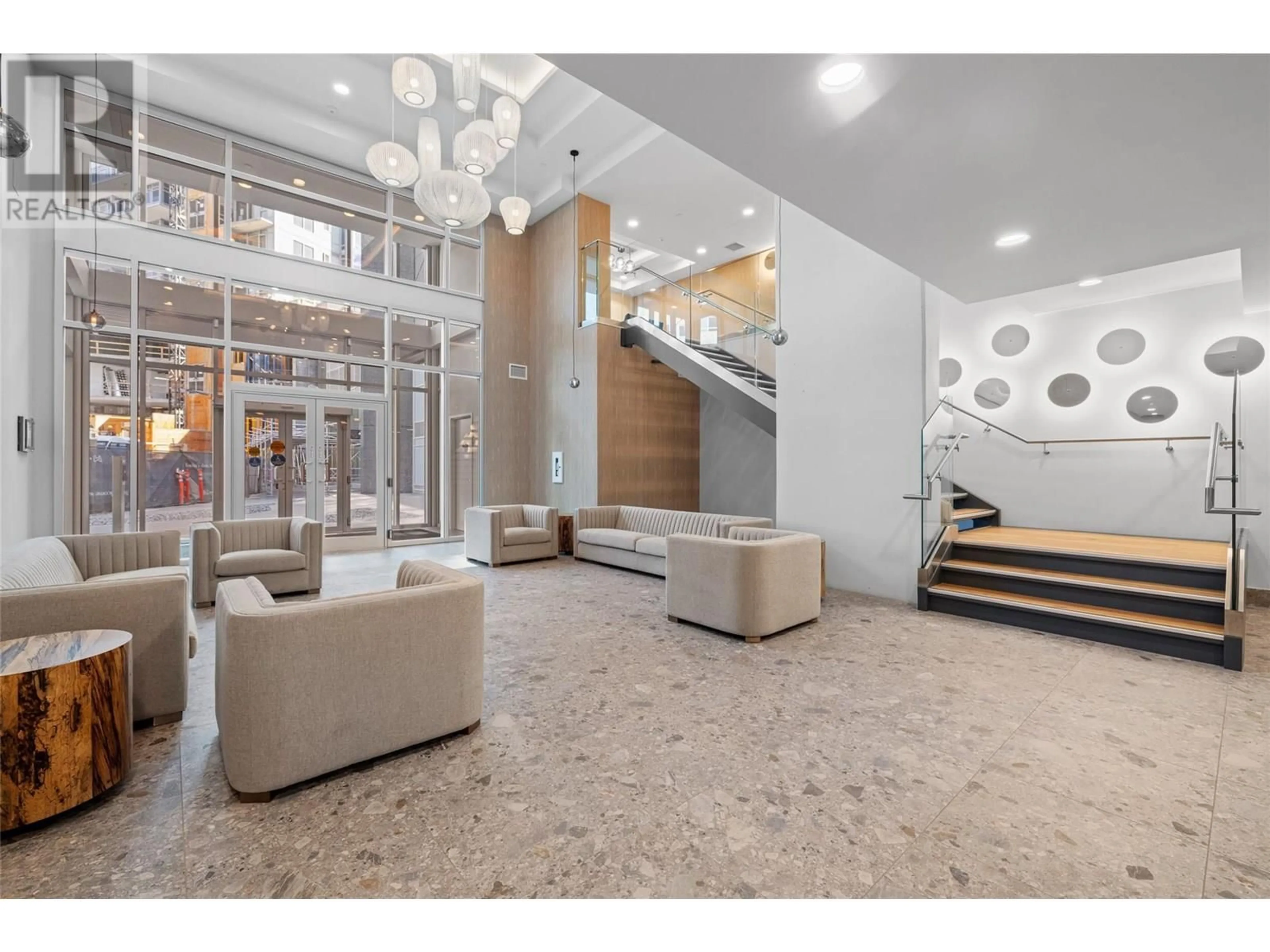 Lobby for 811 - 3699 CAPOZZI ROAD, Kelowna British Columbia V1W0G3