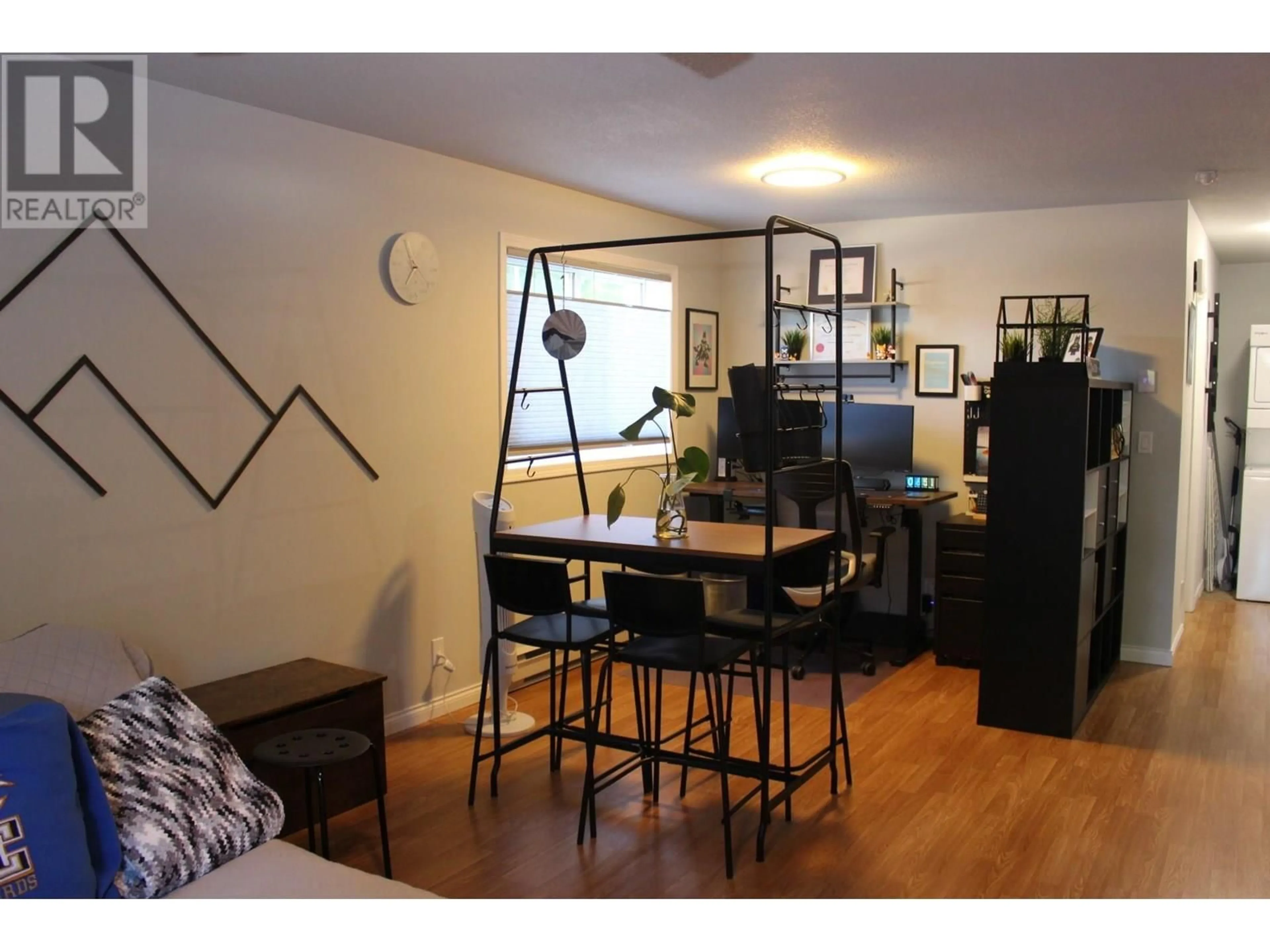 A pic of a room for 1 - 573 10TH AVENUE, Castlegar British Columbia V1N1K6