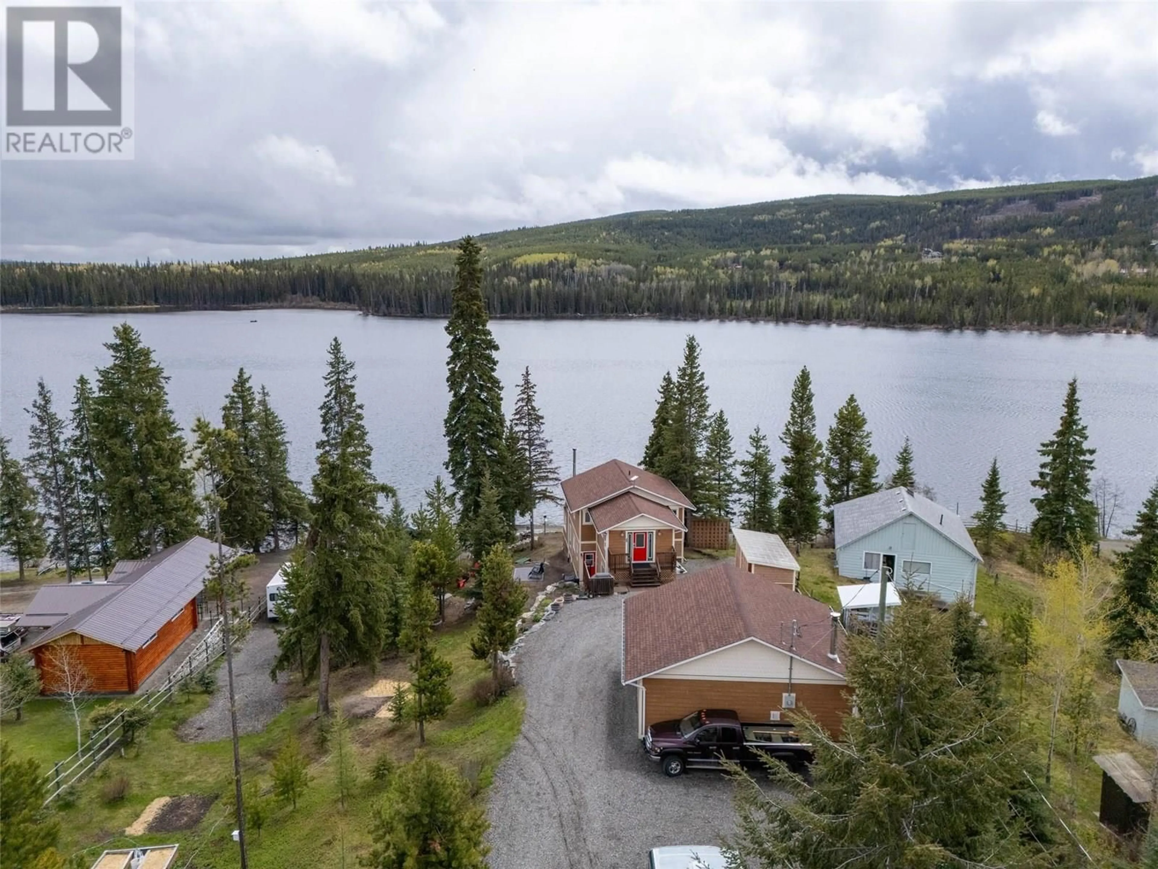 A pic from outside/outdoor area/front of a property/back of a property/a pic from drone, water/lake/river/ocean view for 3848 RAINBOW/3861 WATER ST DRIVE, Kamloops British Columbia V1S1Y8