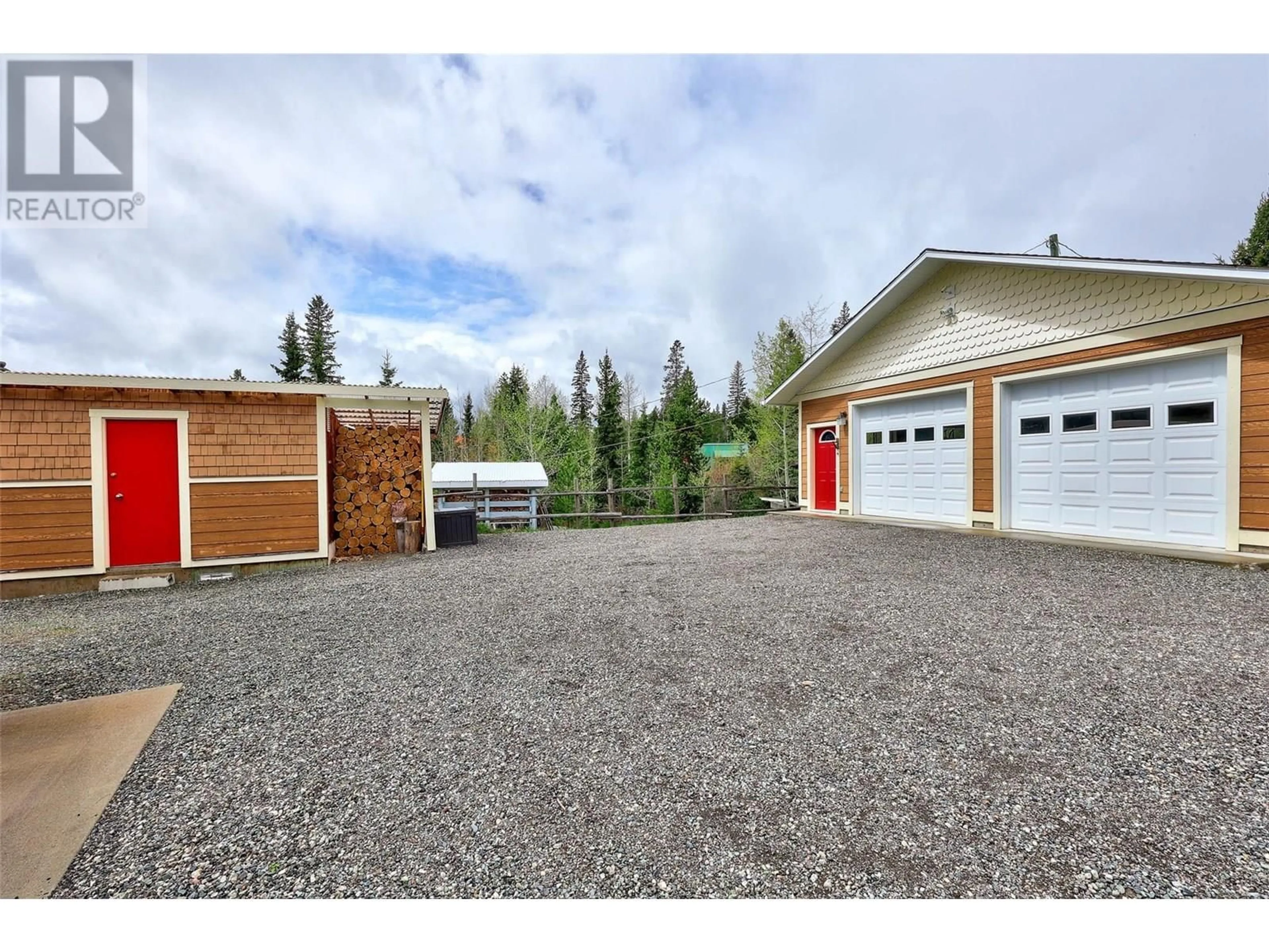 Indoor garage for 3848 RAINBOW/3861 WATER ST DRIVE, Kamloops British Columbia V1S1Y8