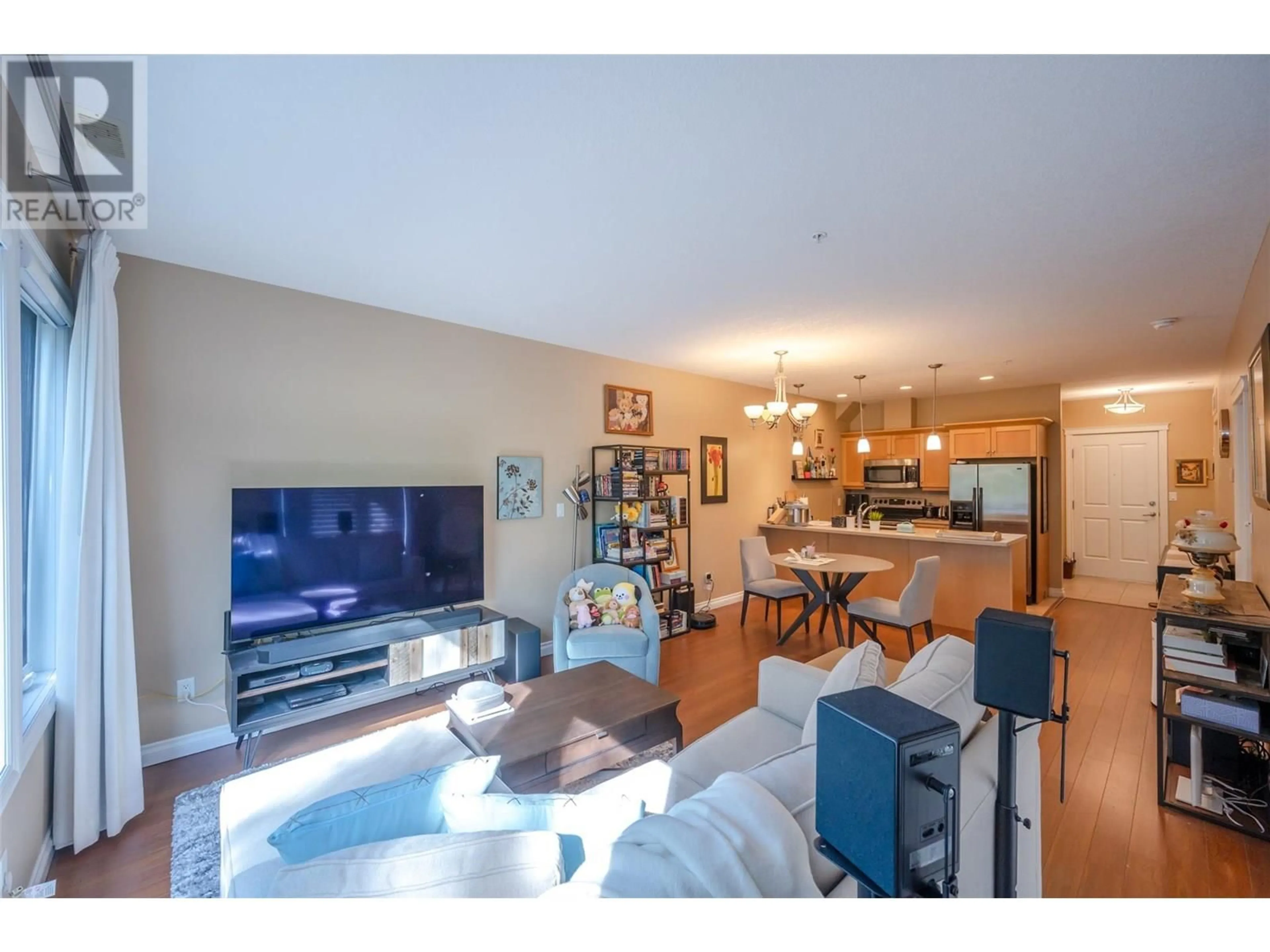 Living room with furniture, unknown for 203 - 3313 WILSON STREET, Penticton British Columbia V3A8J3