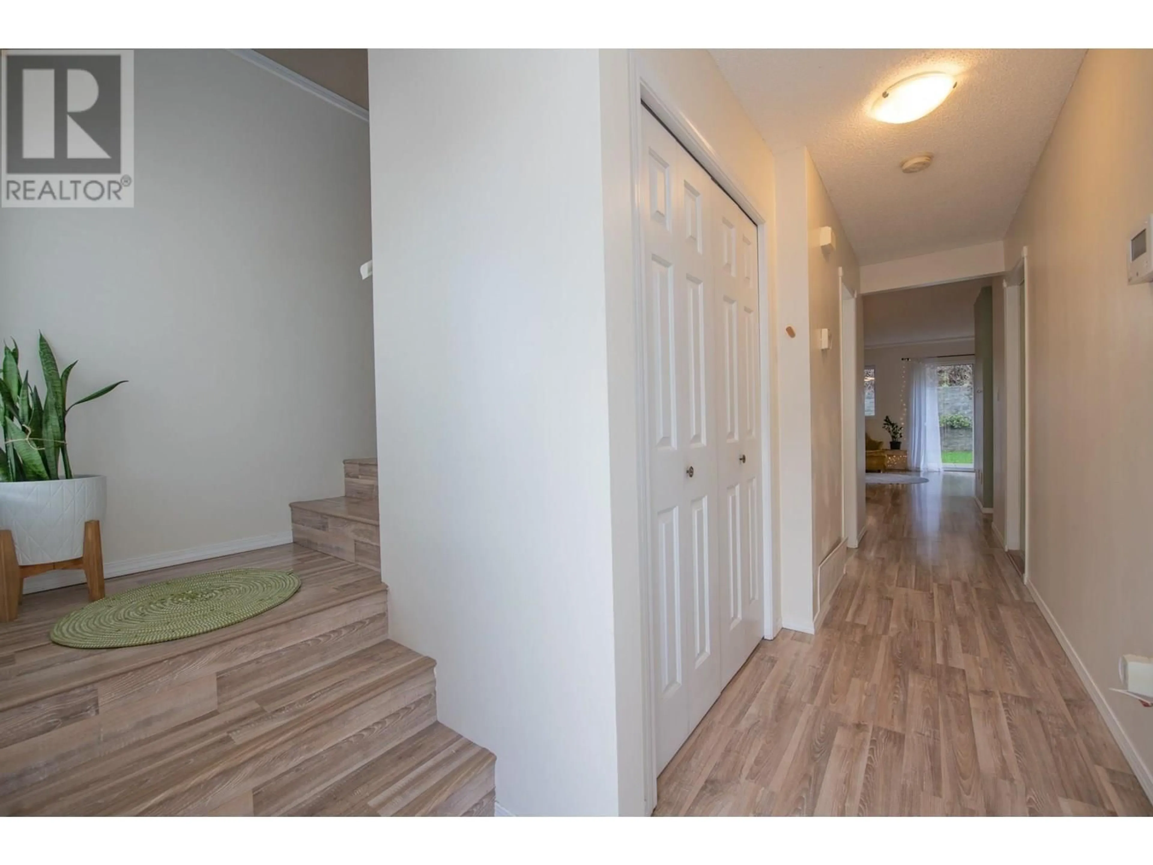 Indoor entryway for 2 - 3910 32 AVENUE, Vernon British Columbia V1T2N3