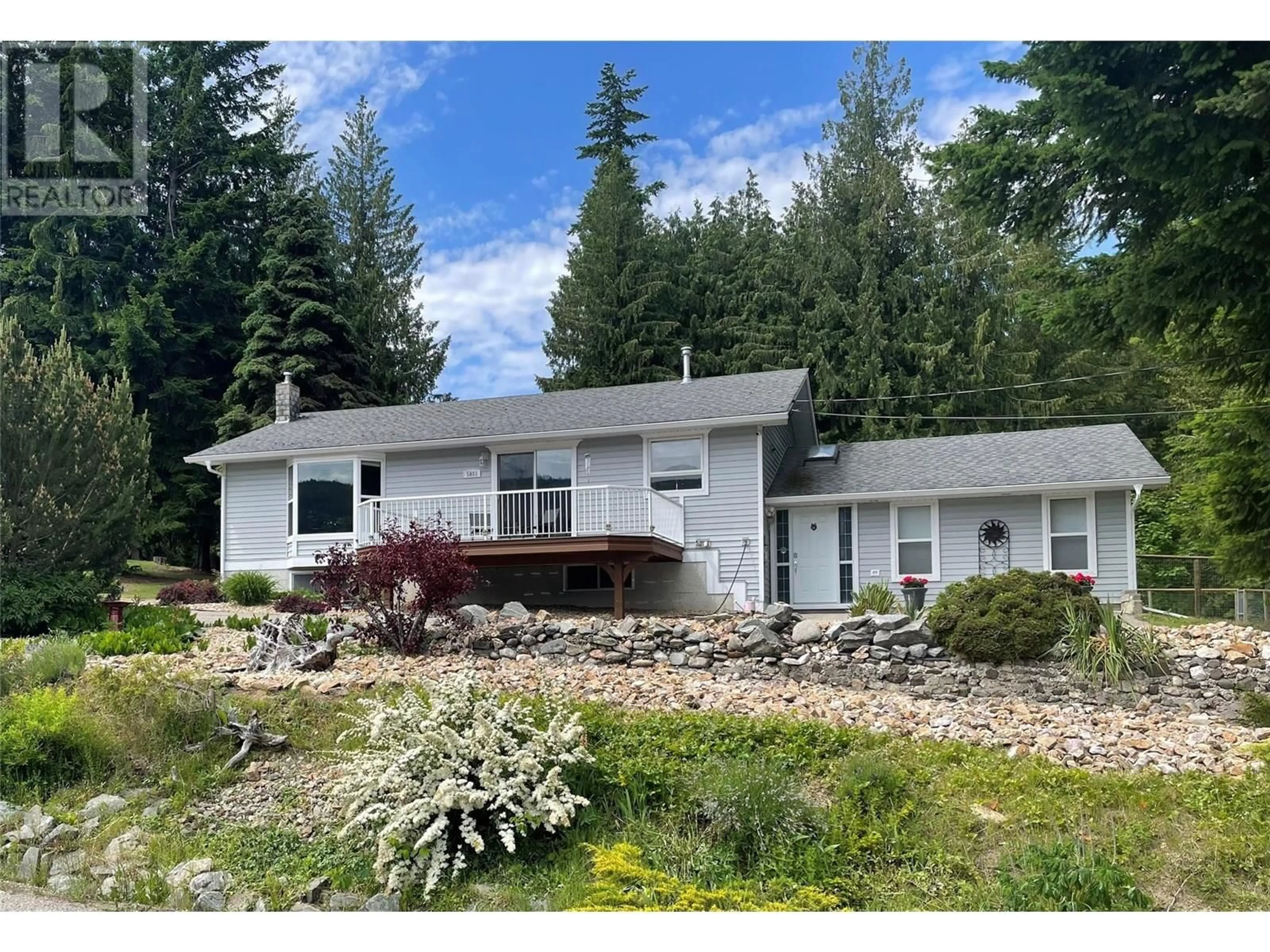 Home with vinyl exterior material, mountain view for 5801 35 STREET NORTHEAST, Salmon Arm British Columbia V1E2B3
