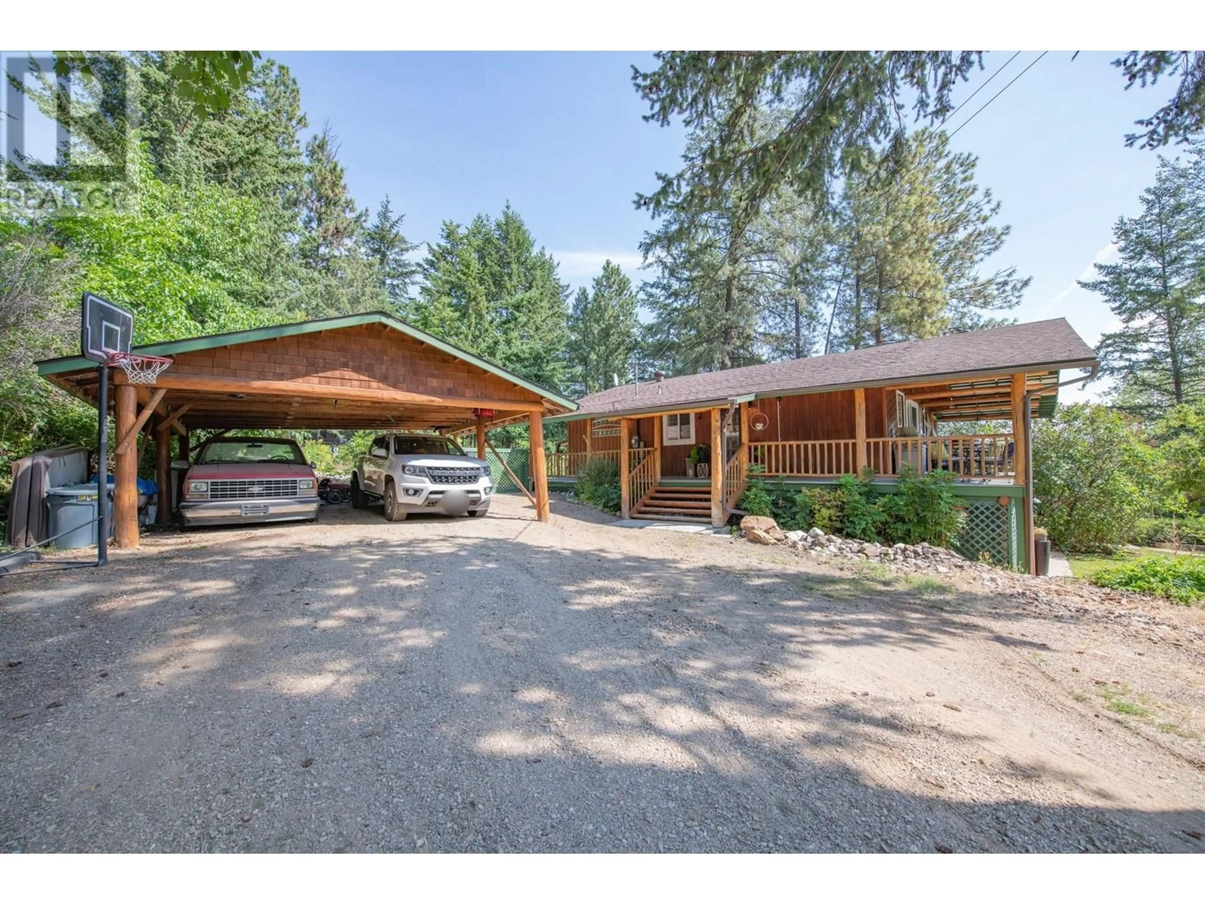 Indoor garage for 374 KILDARE WAY, Vernon British Columbia V1H2C7