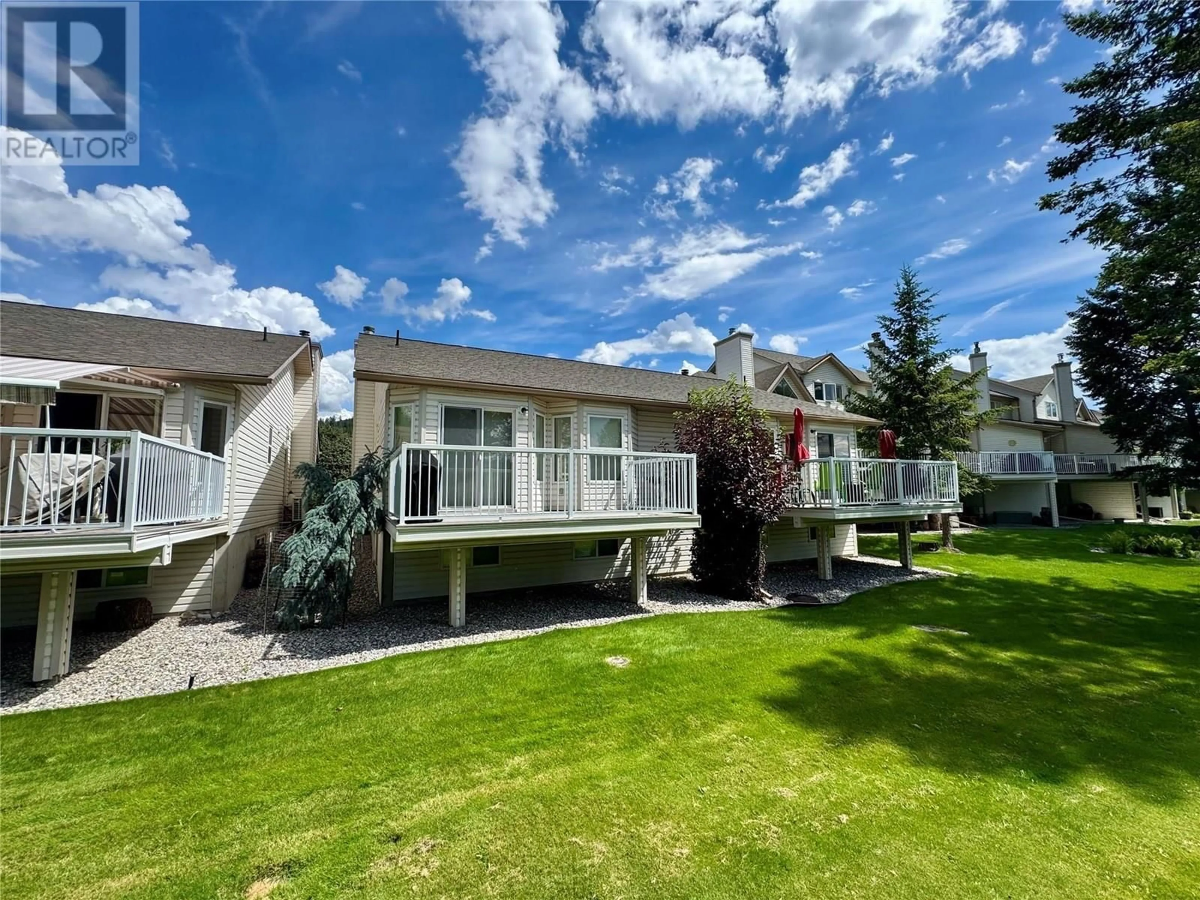 A pic from outside/outdoor area/front of a property/back of a property/a pic from drone, unknown for 22 - 7515 COLUMBIA AVENUE, Radium Hot Springs British Columbia V0A1M0
