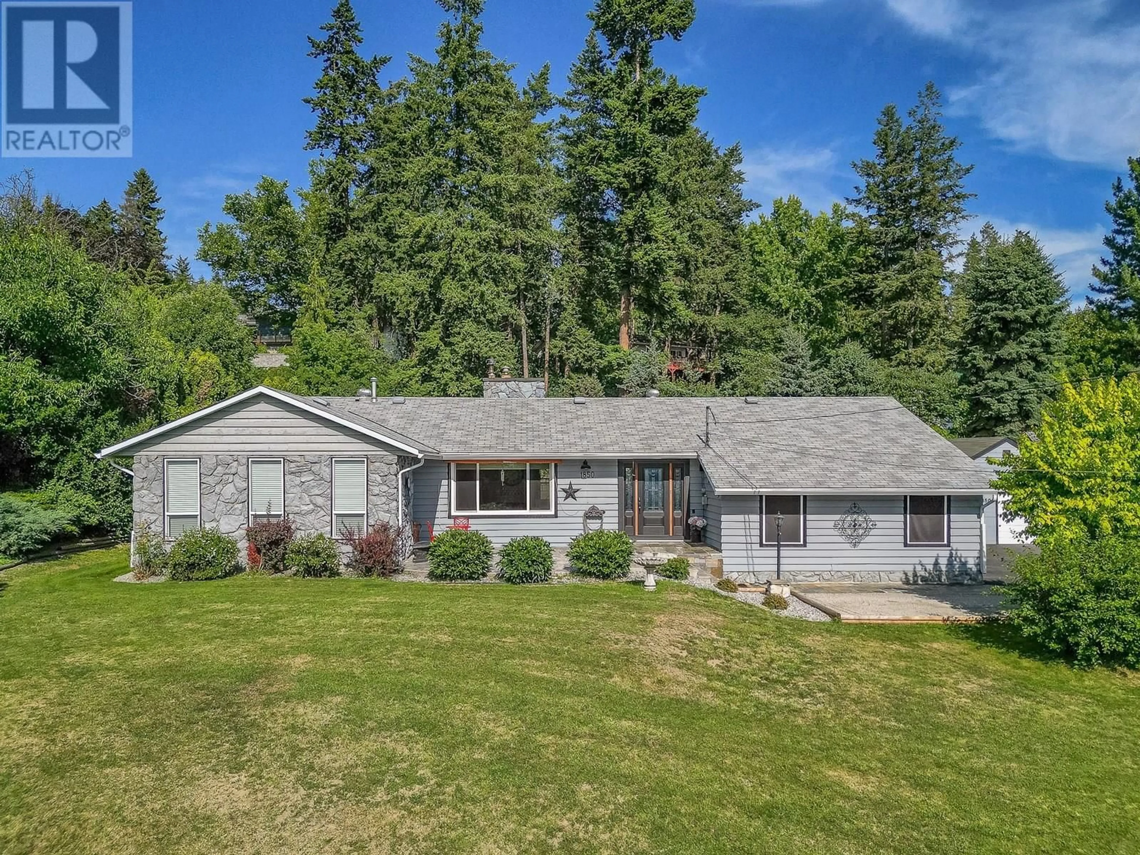 A pic from outside/outdoor area/front of a property/back of a property/a pic from drone, unknown for 1850 LAKESHORE ROAD, Salmon Arm British Columbia V1E3X7