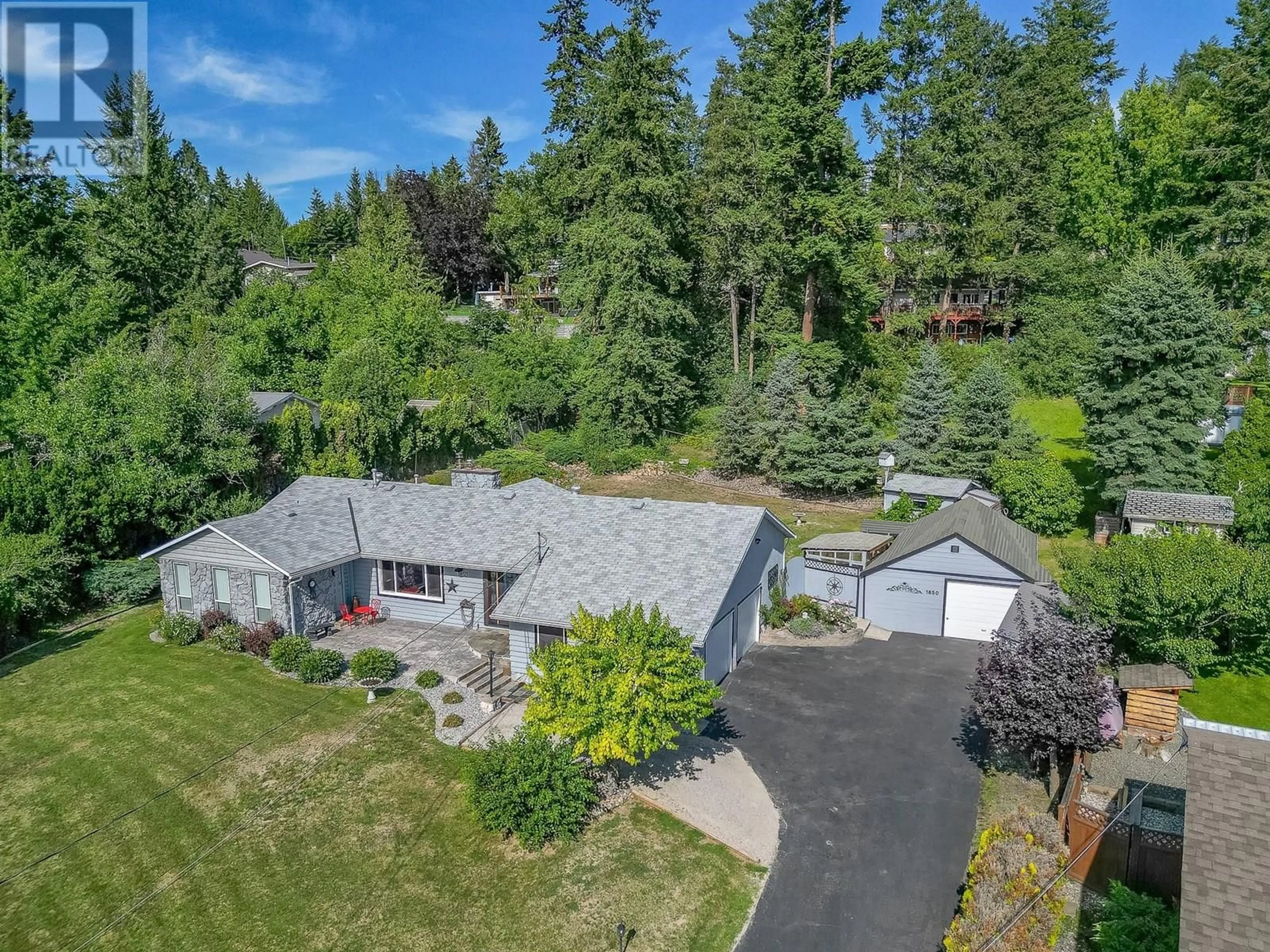 A pic from outside/outdoor area/front of a property/back of a property/a pic from drone, unknown for 1850 LAKESHORE ROAD, Salmon Arm British Columbia V1E3X7