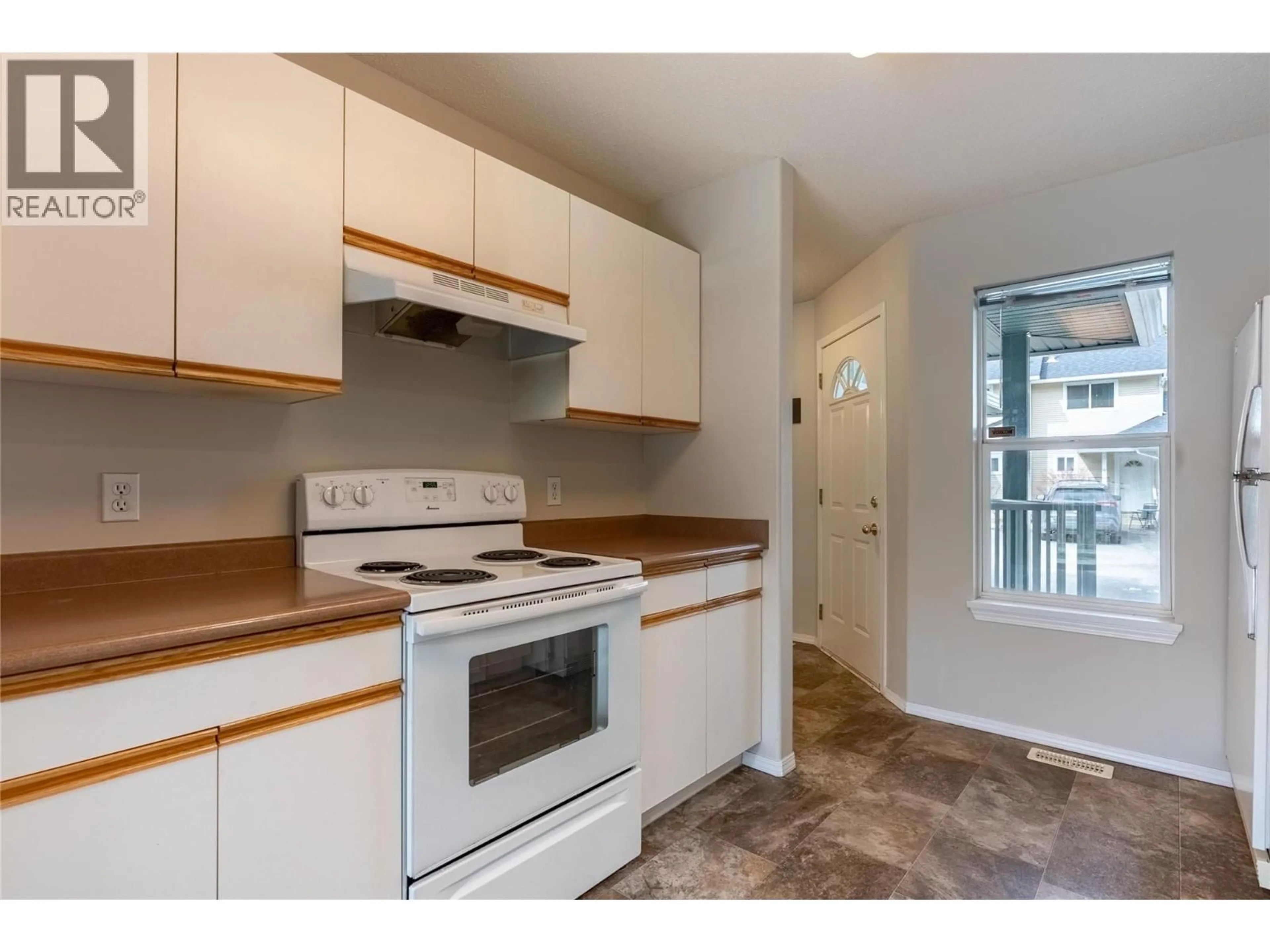 Standard kitchen, unknown for 83 - 1920 HUGH ALLAN DRIVE, Kamloops British Columbia V1S1Y5