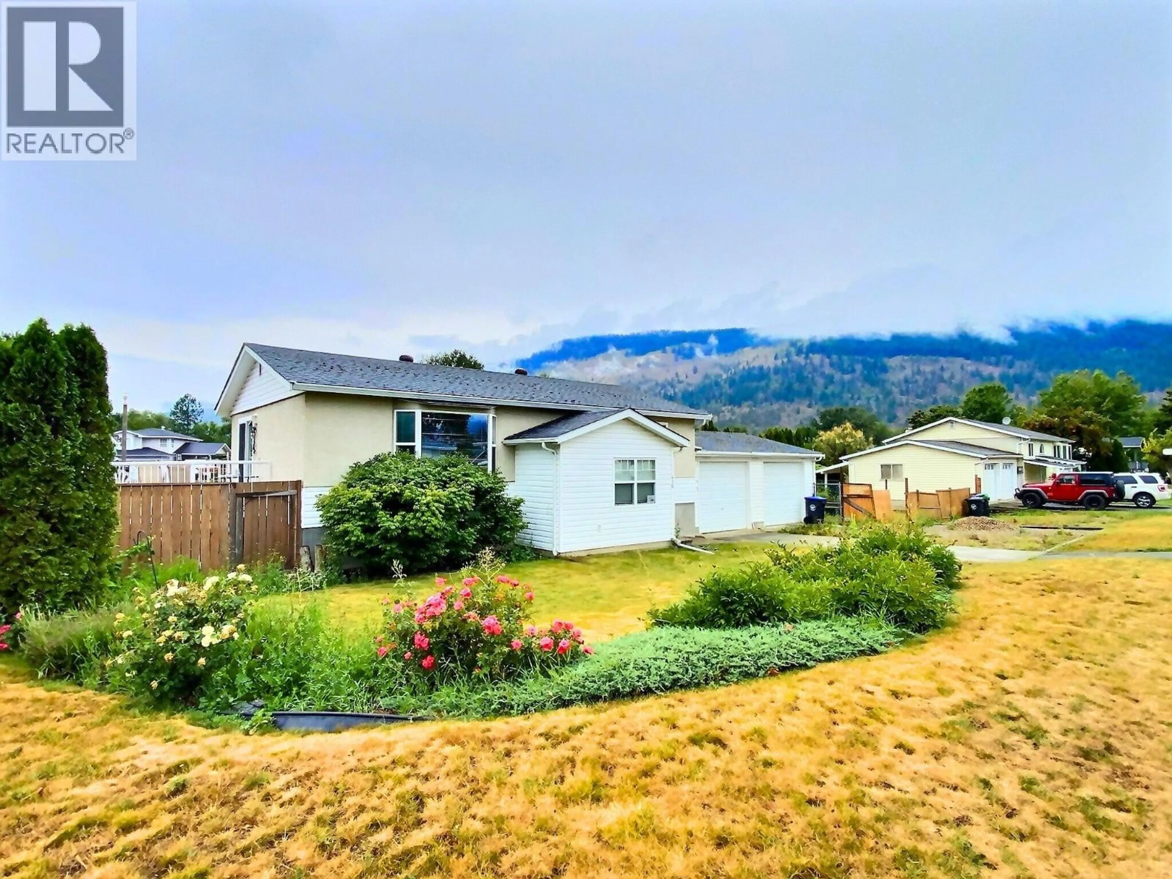 A pic from outside/outdoor area/front of a property/back of a property/a pic from drone, mountain view for 416 LARCH STREET, Chase British Columbia V0E1M0
