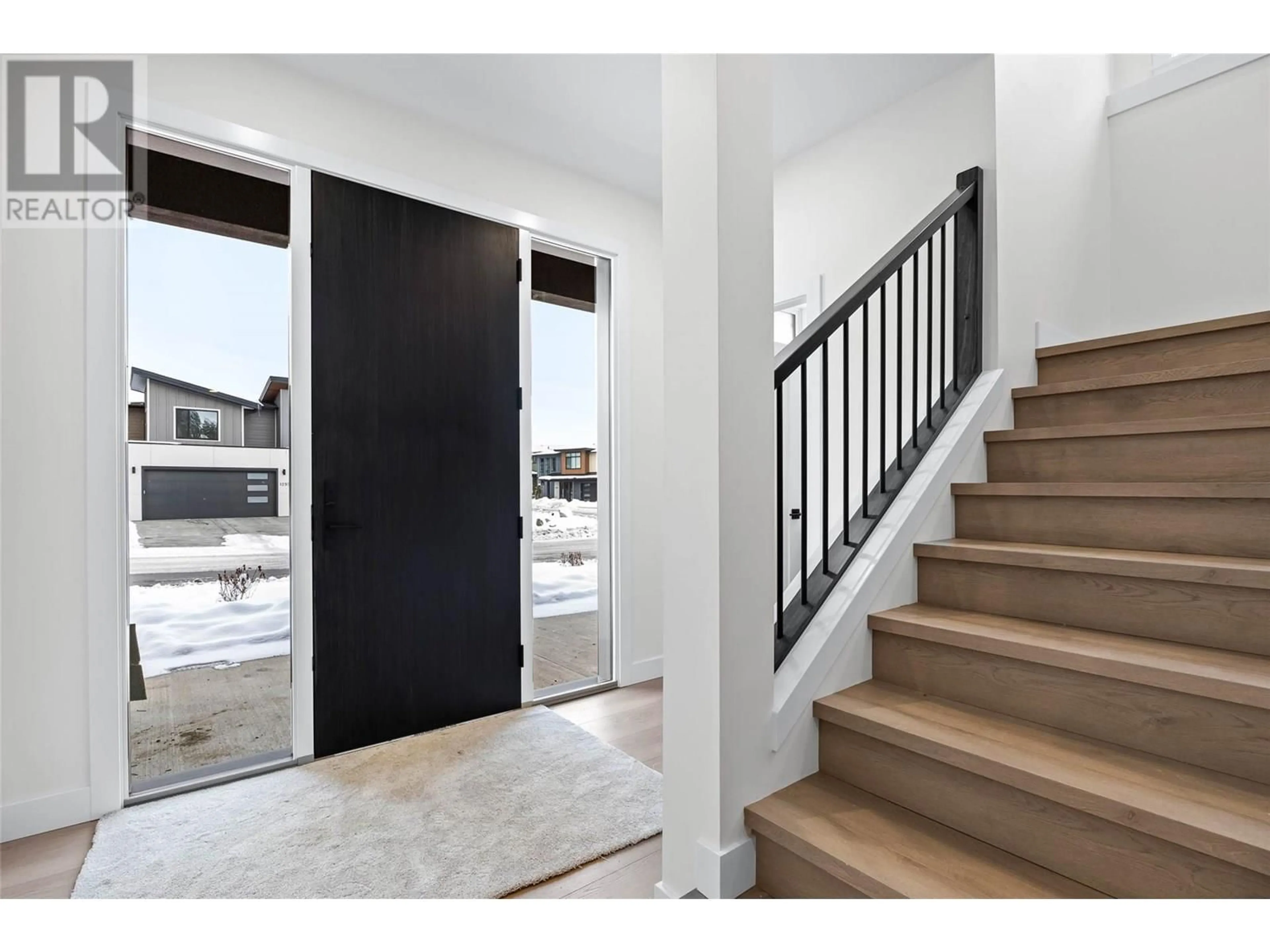 Indoor entryway for 1294 BRECHIN PLACE, Kamloops British Columbia V1S0G3