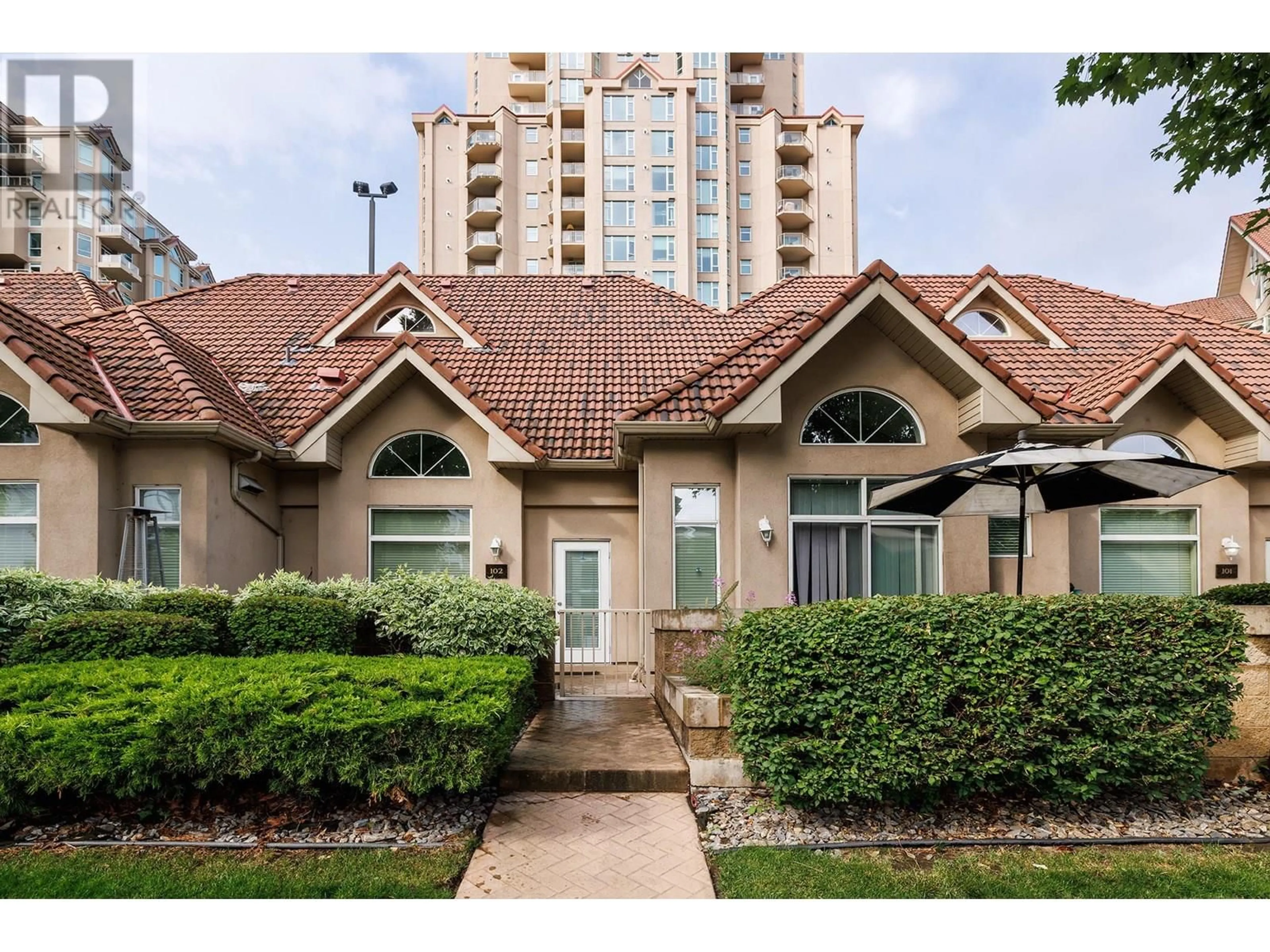 Unknown for 102 - 1128 SUNSET DRIVE, Kelowna British Columbia V1Y9W1