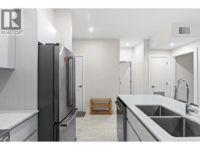 311 - 1925 ENTERPRISE WAY, Kelowna 5