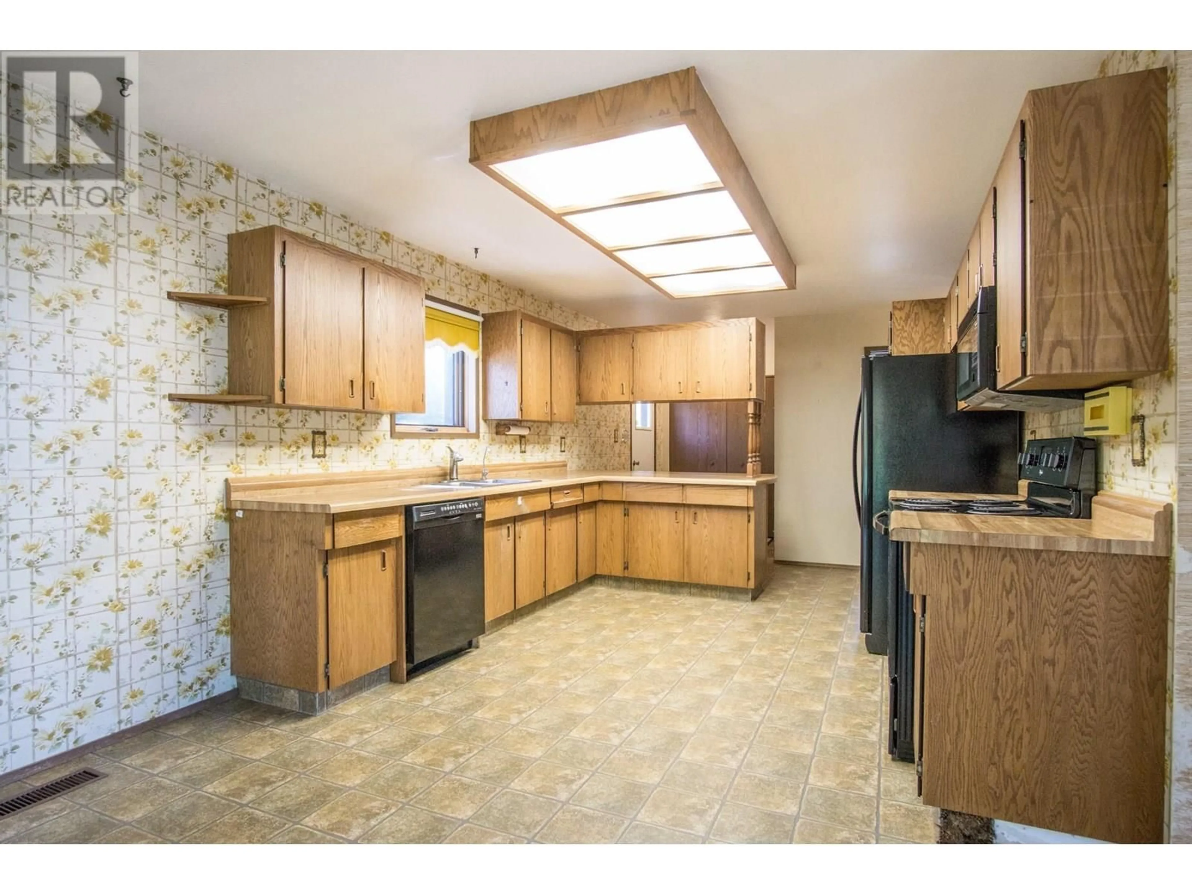 Standard kitchen, unknown for 1049 SWANSEA ROAD, Invermere British Columbia V0A1K3