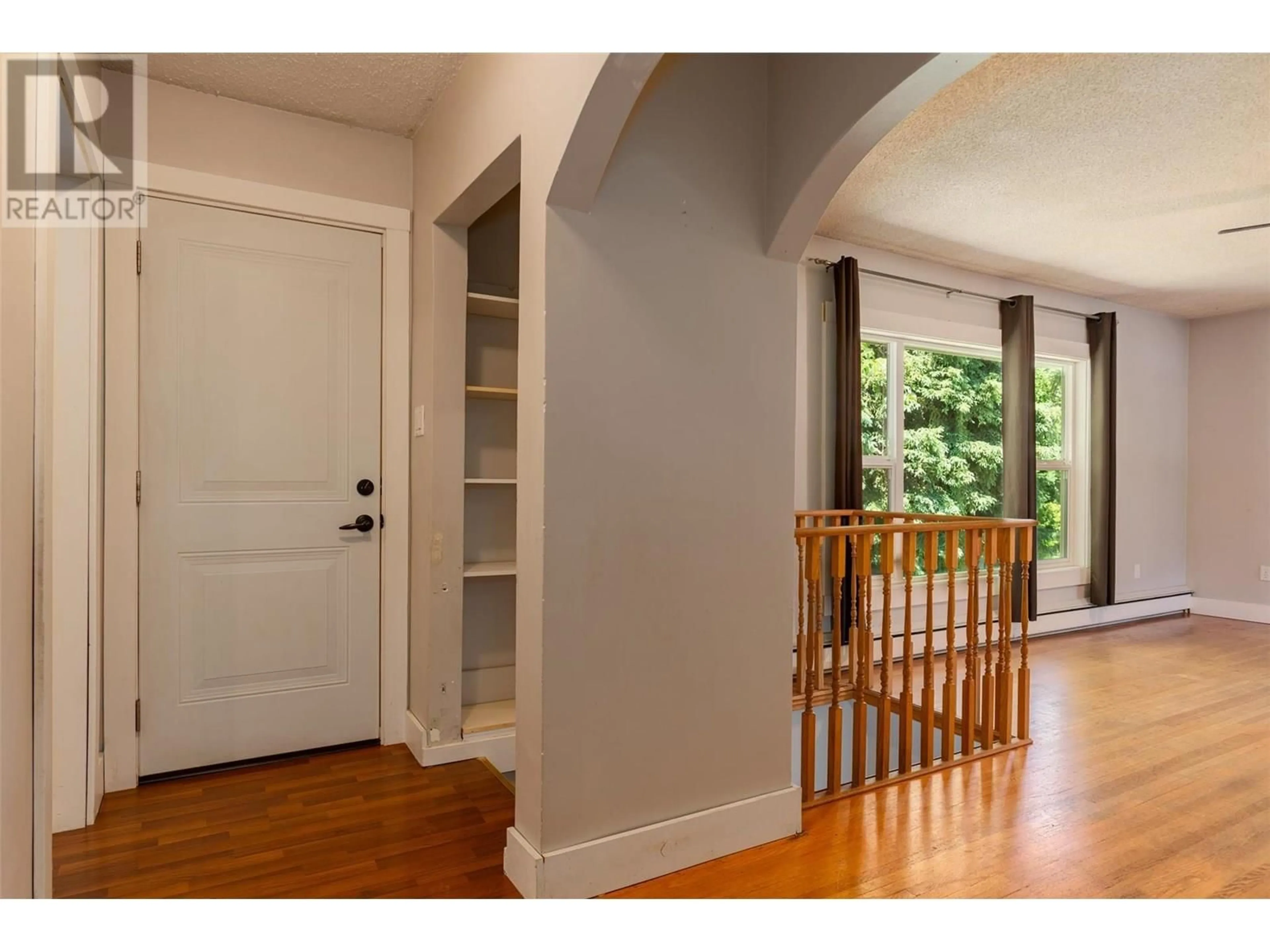 Indoor entryway for 624 SCHOFIELD HIGHWAY, Warfield British Columbia V1R2G8