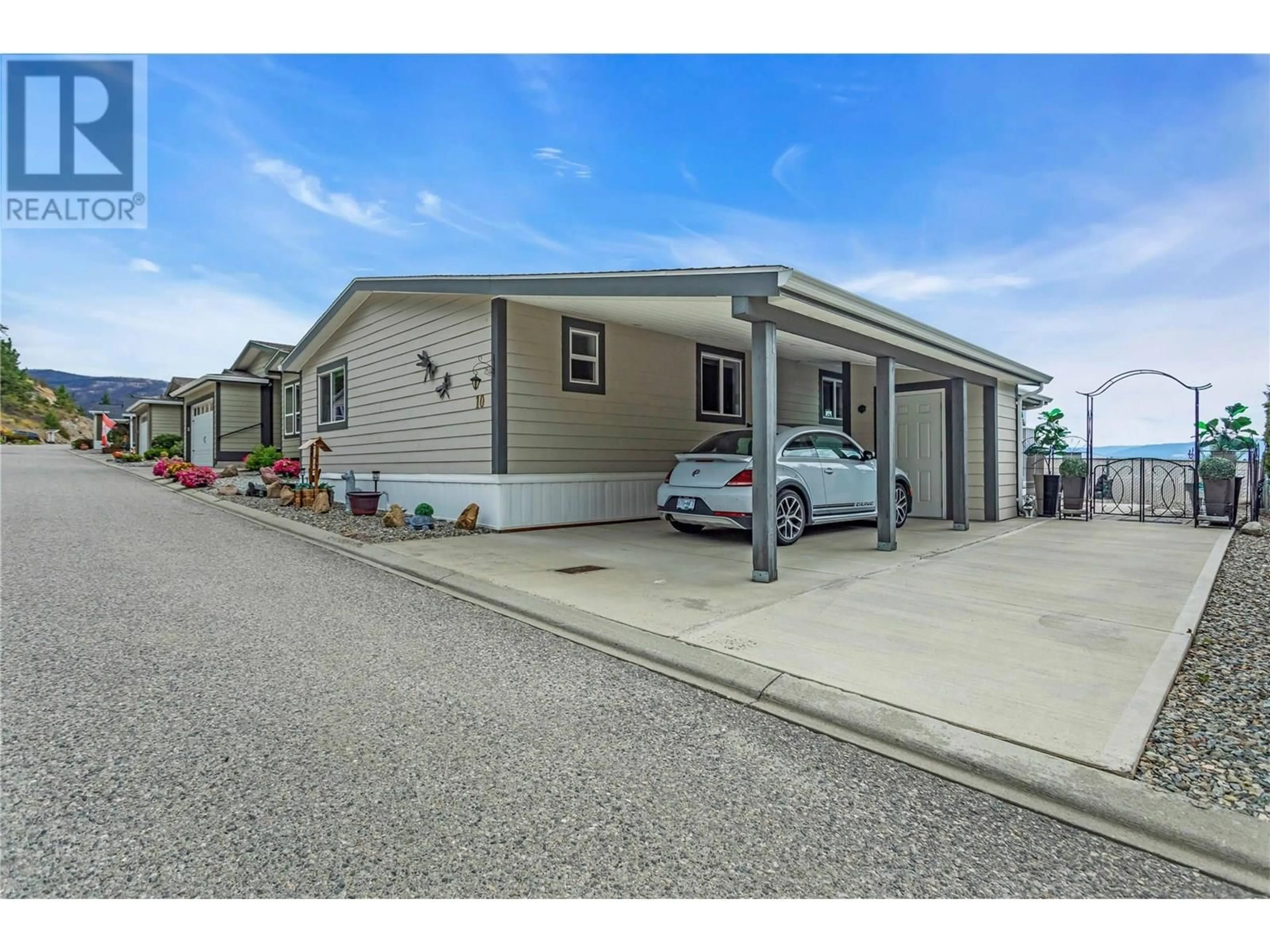 Indoor garage for 10 - 2025 SHANNON LAKE ROAD, West Kelowna British Columbia V4V1V5