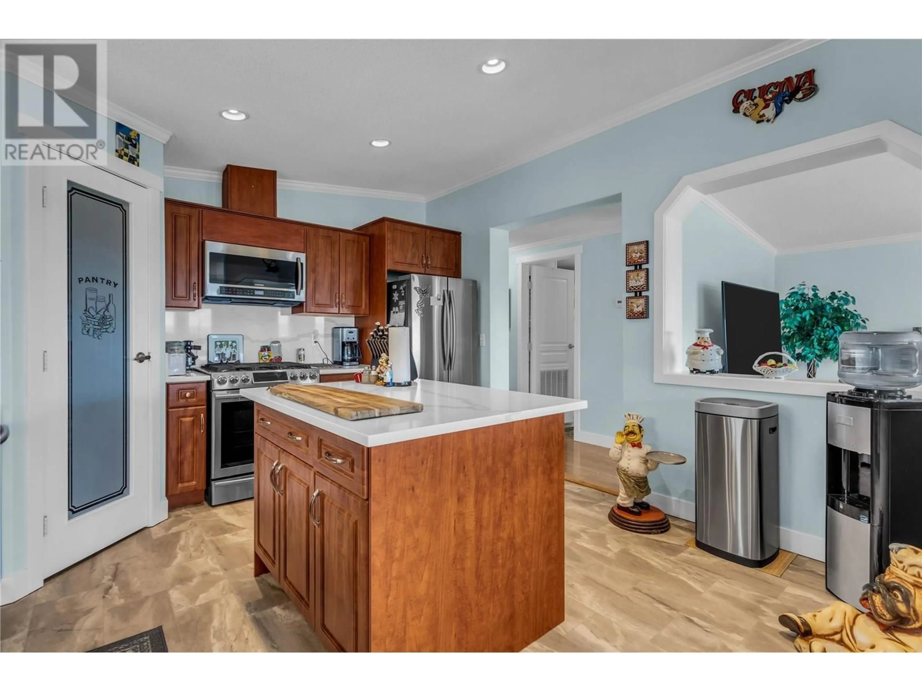 Open concept kitchen, unknown for 10 - 2025 SHANNON LAKE ROAD, West Kelowna British Columbia V4V1V5