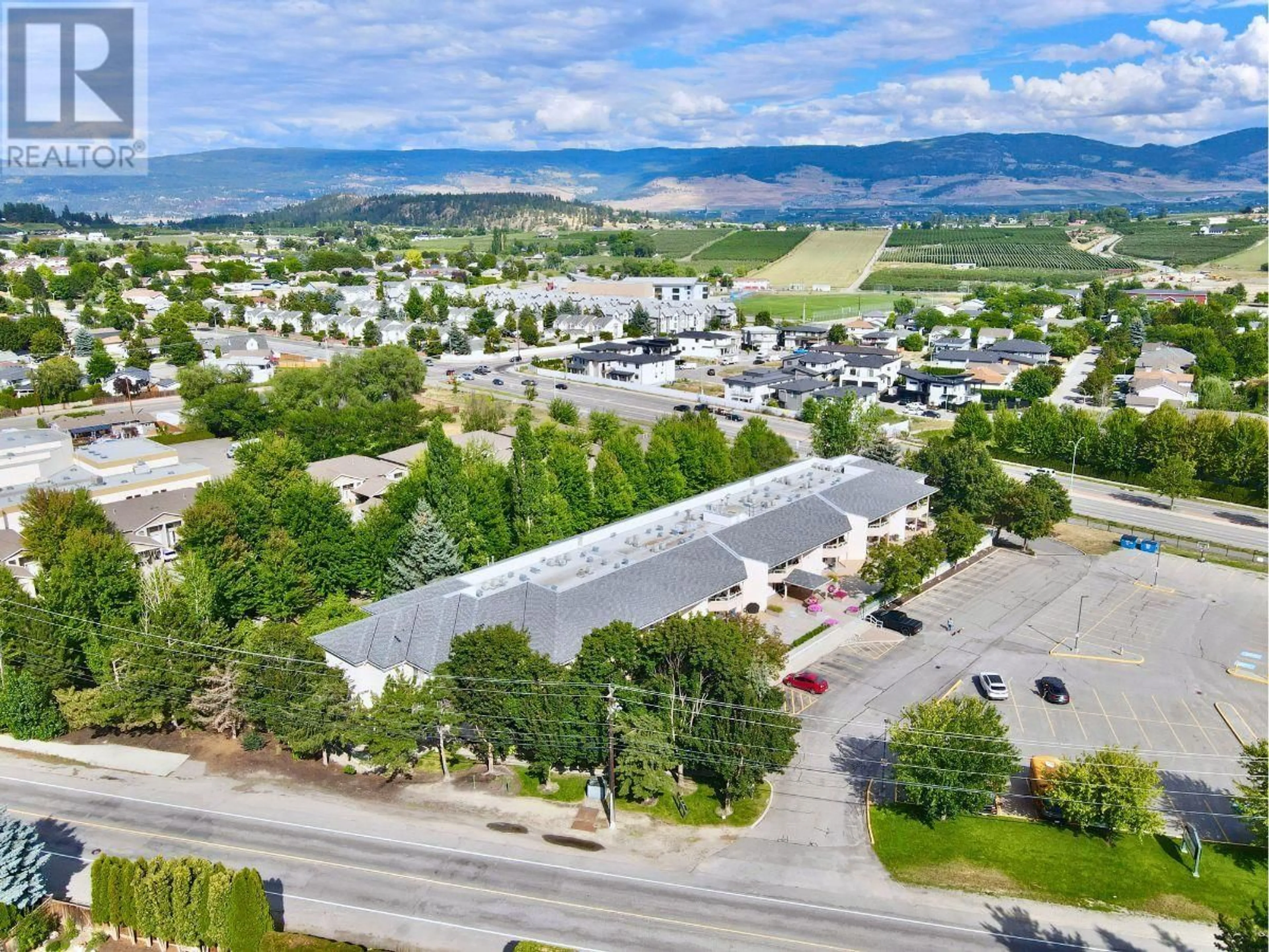 A pic from outside/outdoor area/front of a property/back of a property/a pic from drone, mountain view for 315 - 265 SNOWSELL ROAD, Kelowna British Columbia V1V1V6