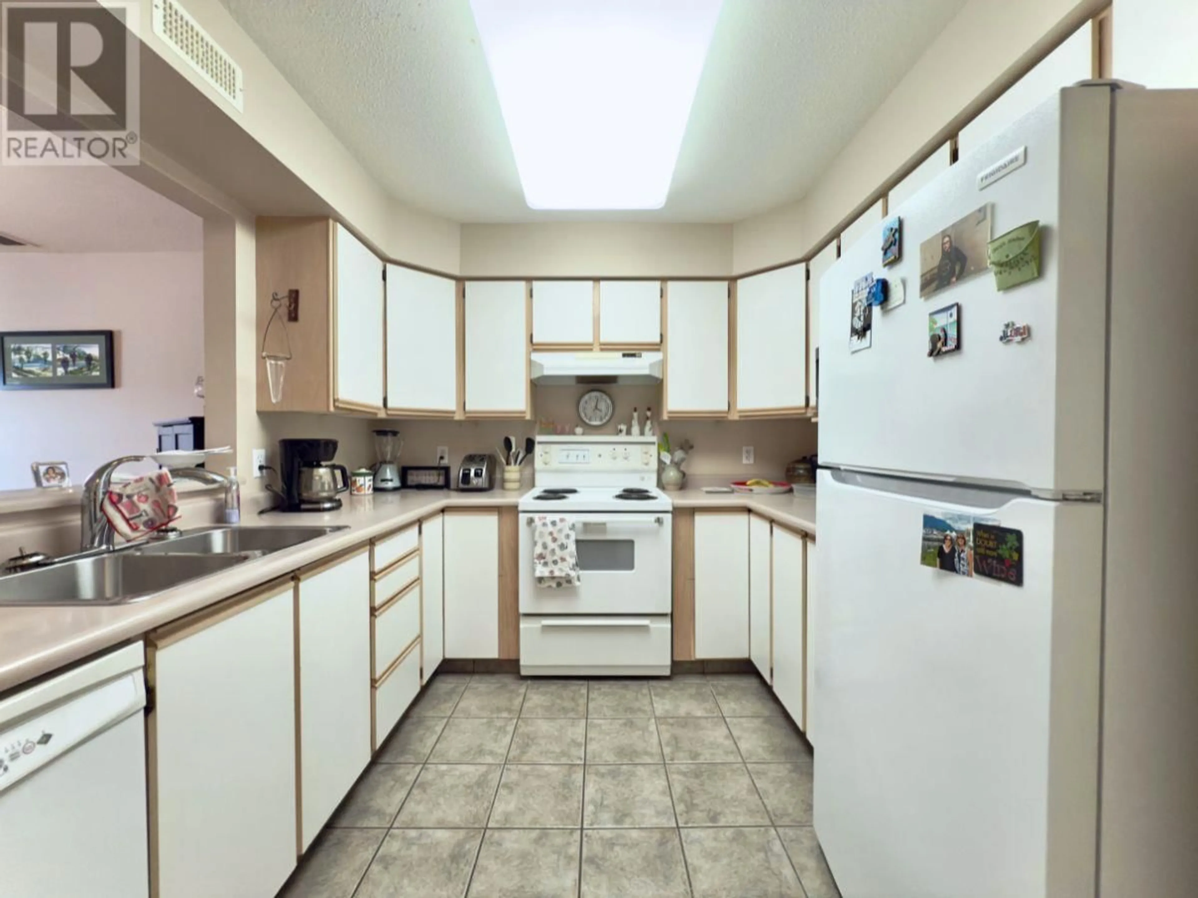 Standard kitchen, unknown for 315 - 265 SNOWSELL ROAD, Kelowna British Columbia V1V1V6